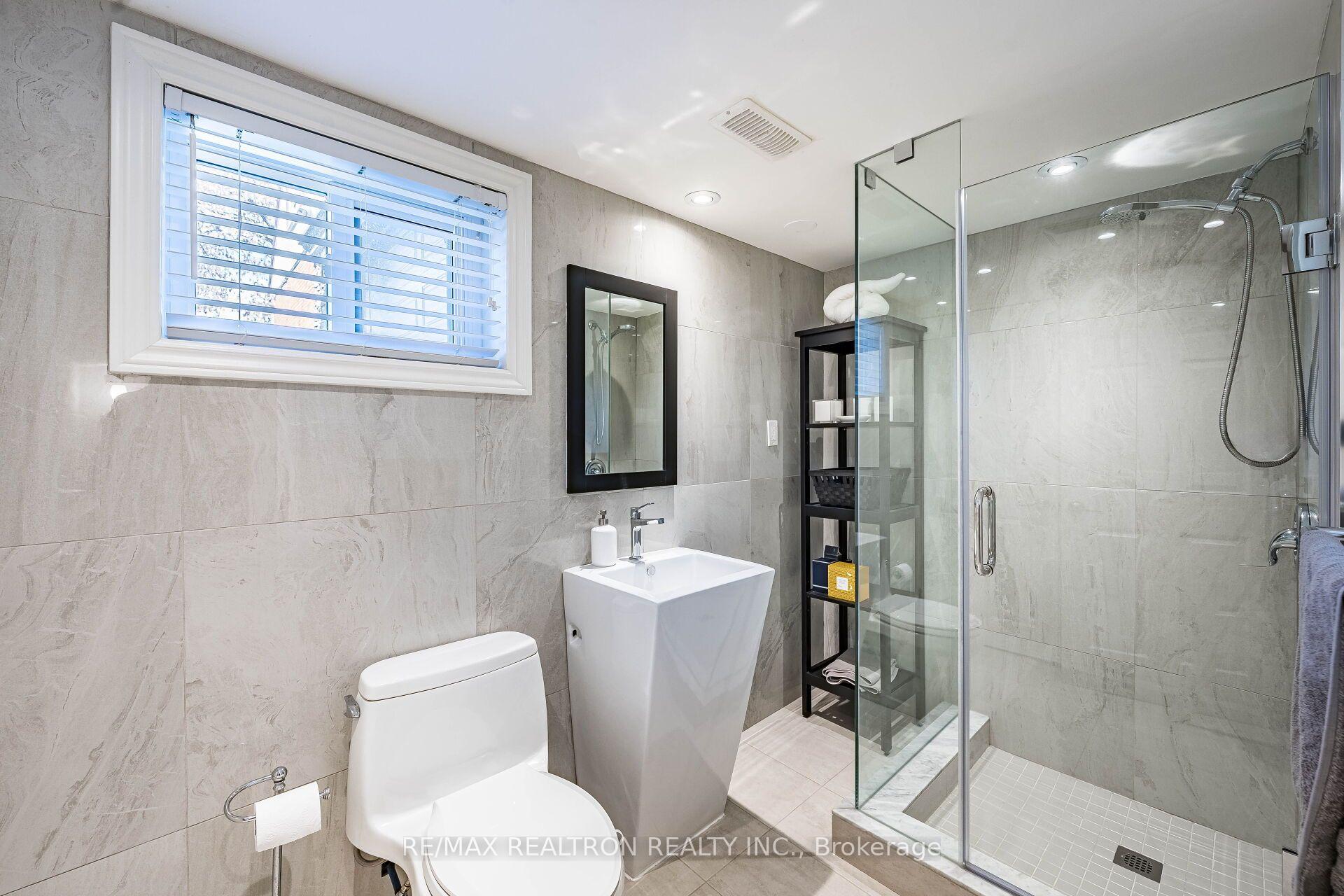 Photo 43 of 9 Ingleside Drive, North York, Downsview-Roding-CFB — HOMEH