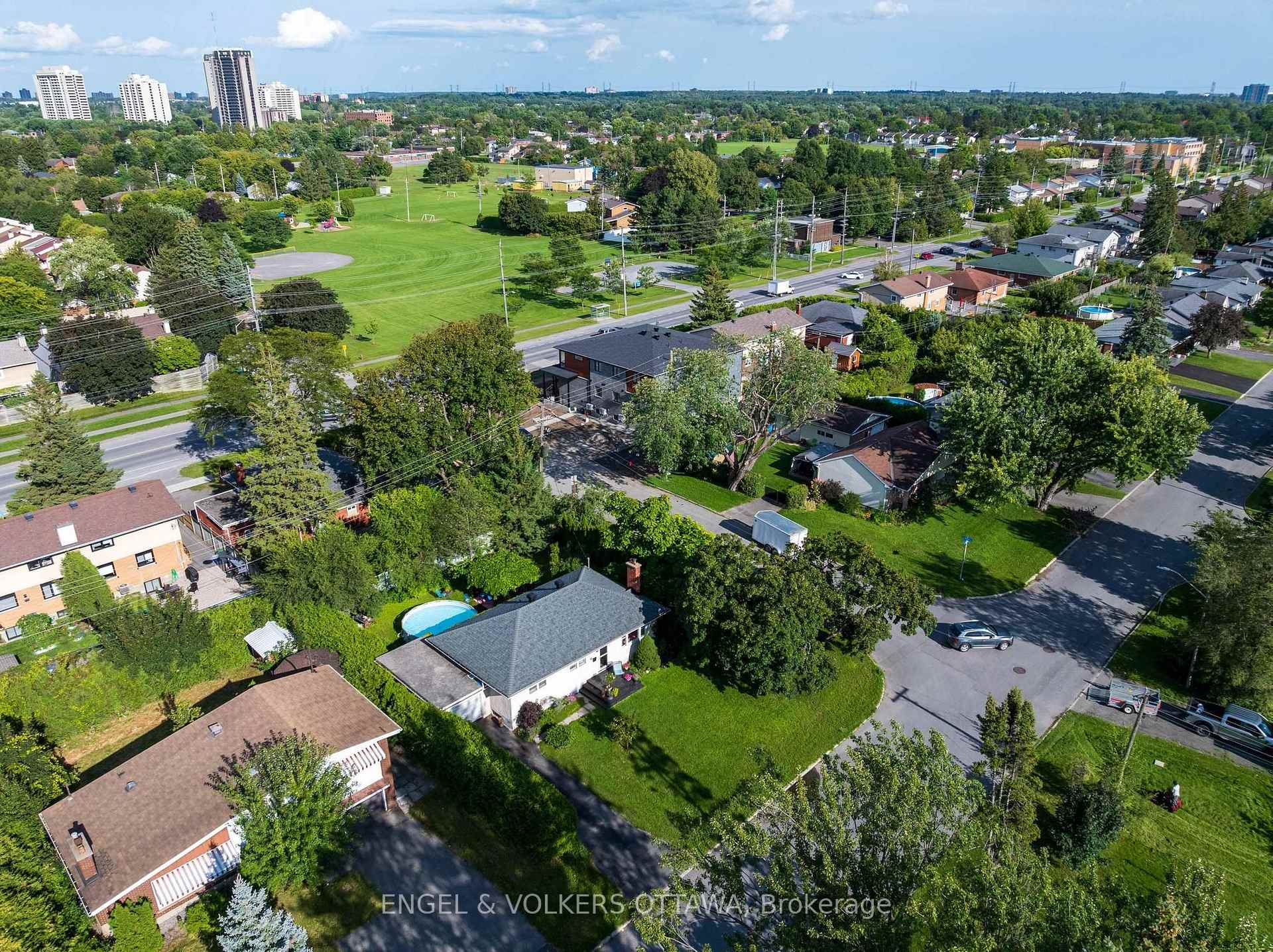 Photo 15 of 11 Hilliard Avenue, Ottawa, City View/Skyline/Fisher Heights/Parkwood Hills — HOMEH