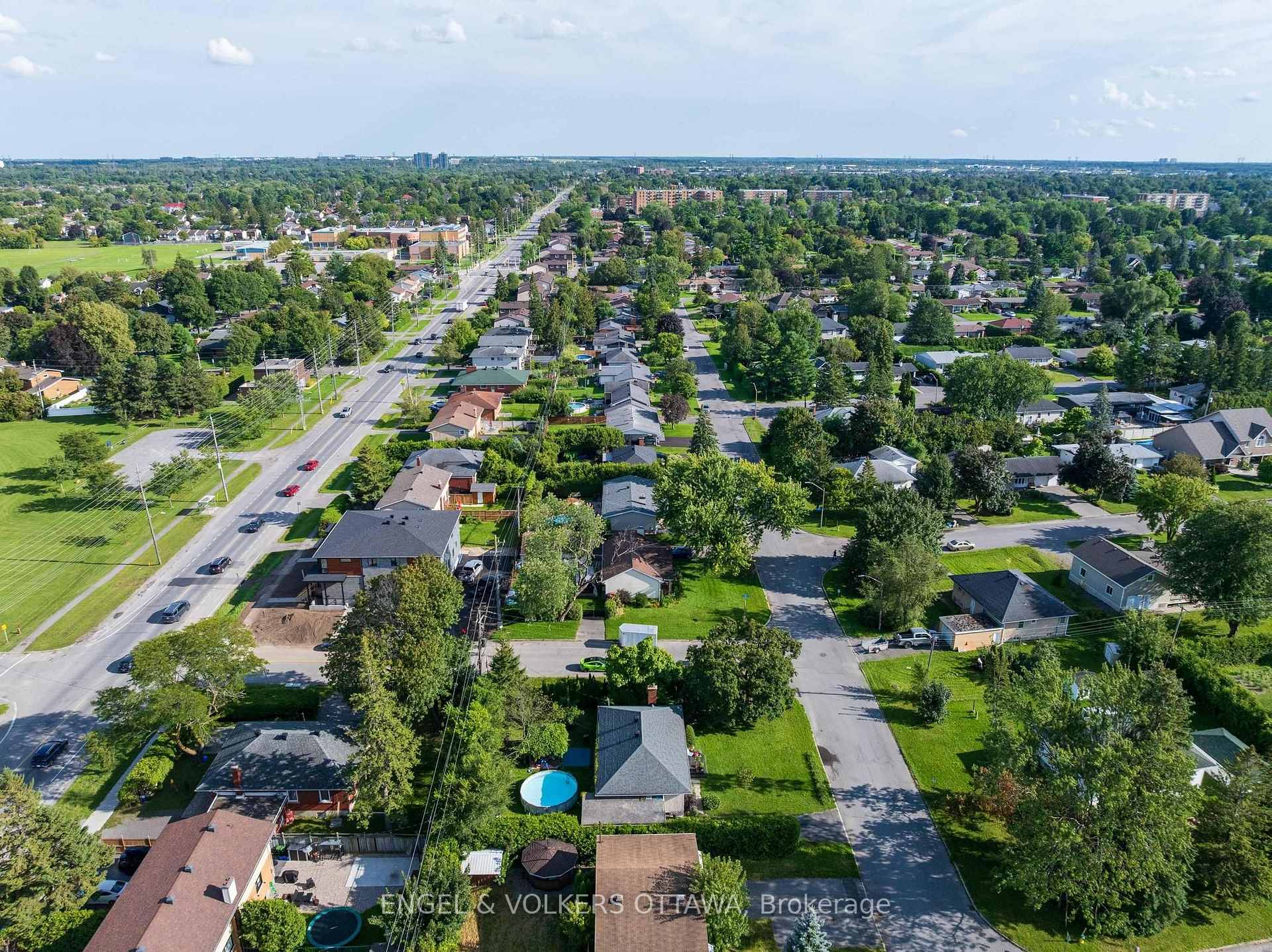 Photo 18 of 11 Hilliard Avenue, Ottawa, City View/Skyline/Fisher Heights/Parkwood Hills — HOMEH