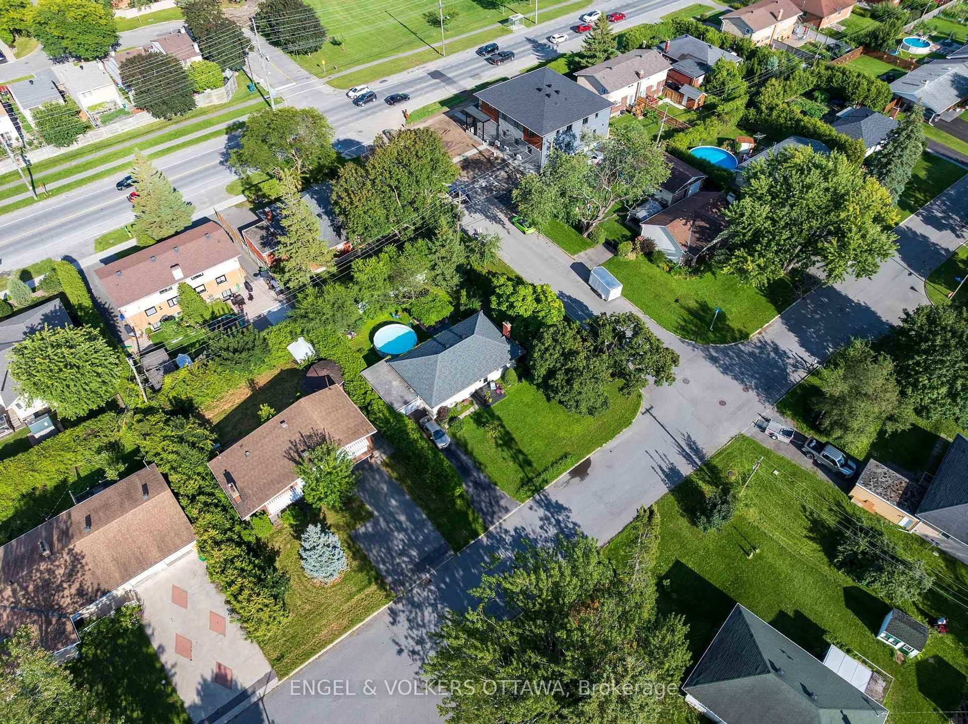 Photo 28 of 11 Hilliard Avenue, Ottawa, City View/Skyline/Fisher Heights/Parkwood Hills — HOMEH