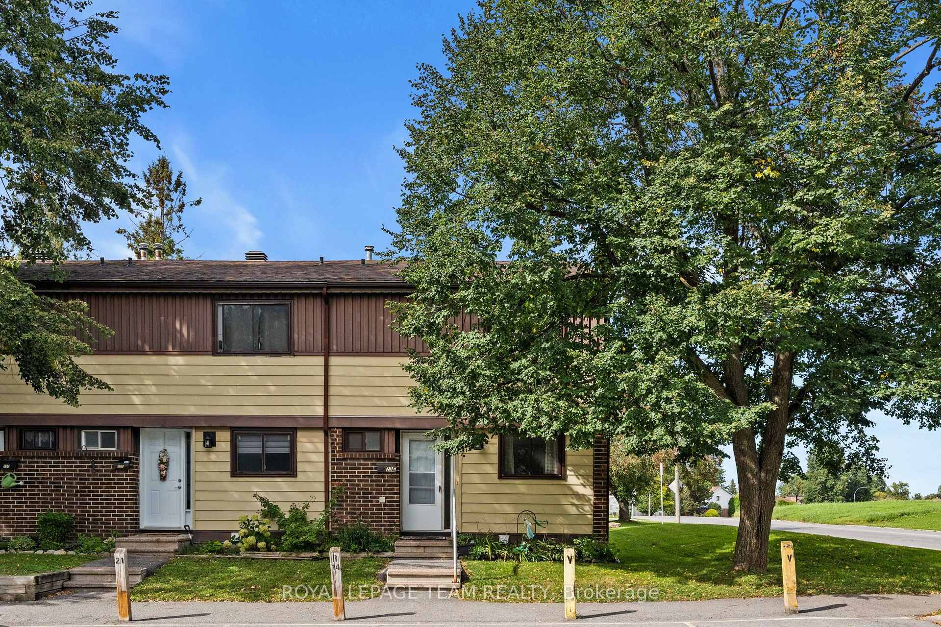 Photo of Unit E, 73 Foxfield Drive E