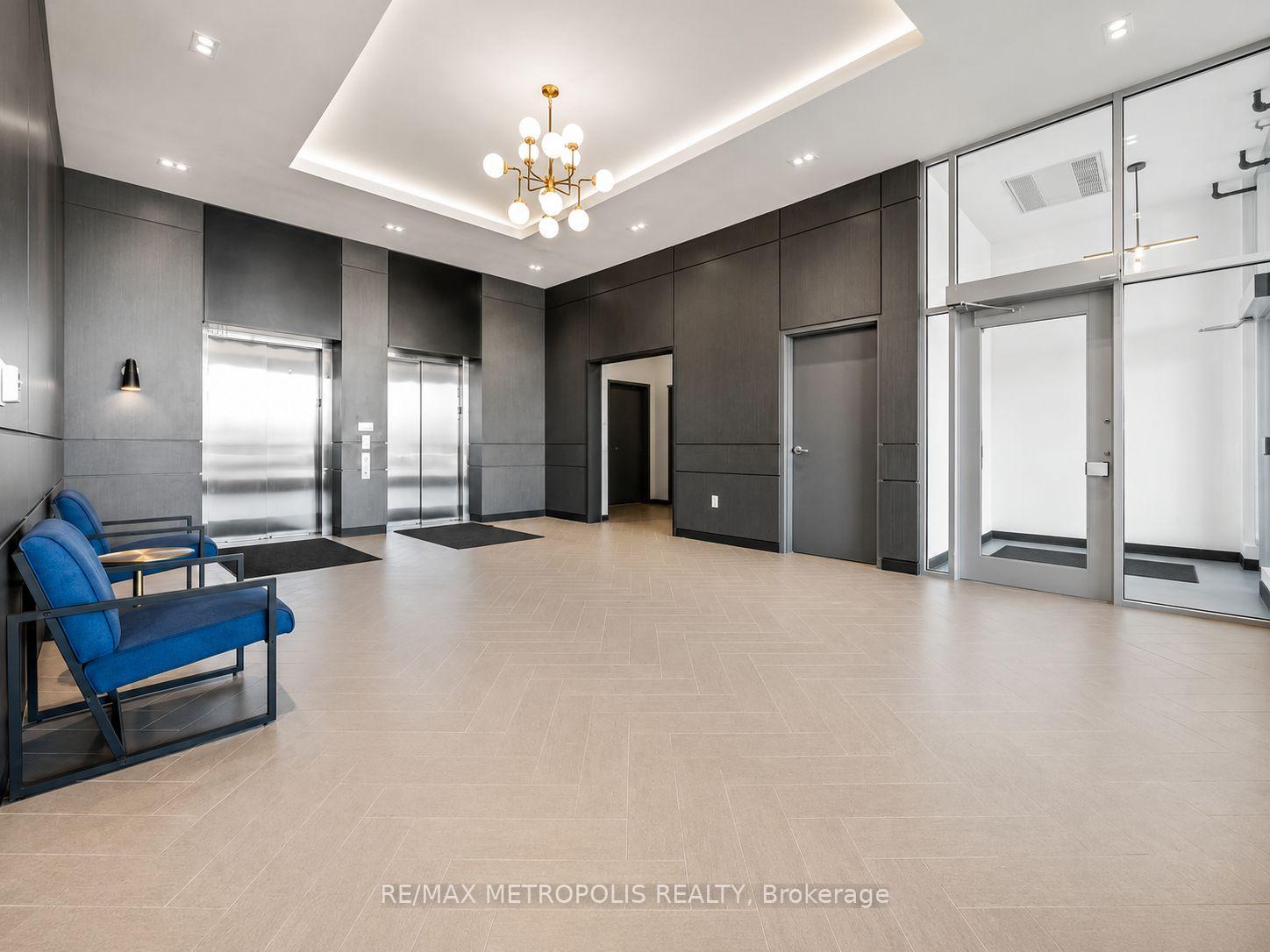 Photo 3 of Unit 422, 430 Essa Road, Barrie, Holly — HOMEH
