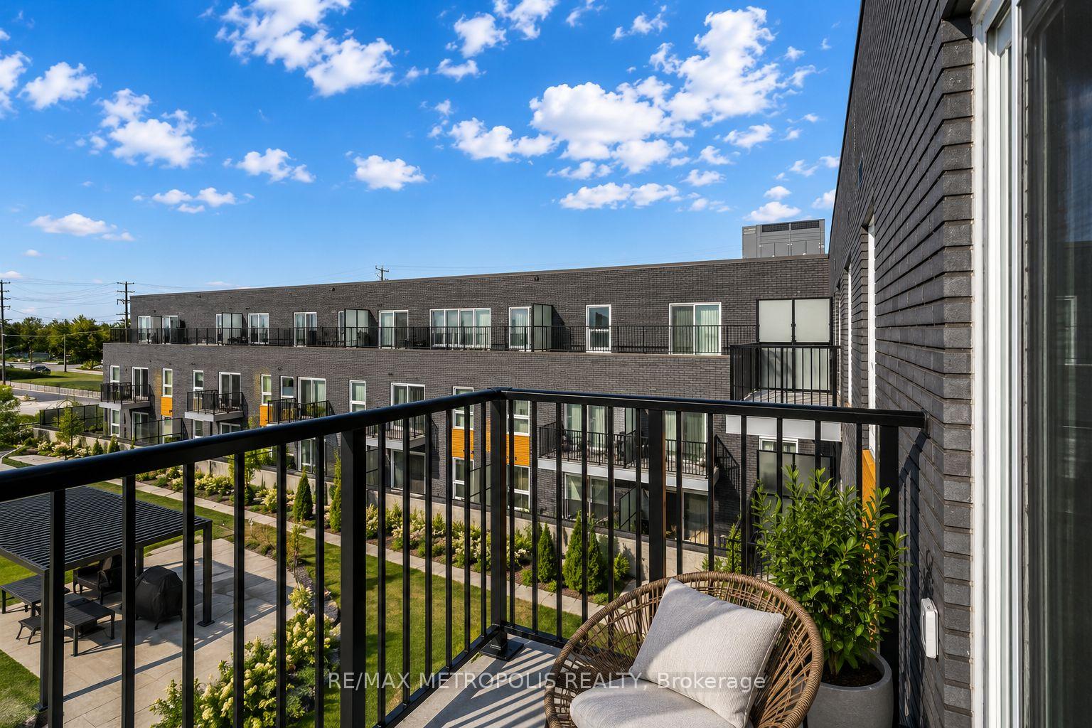 Photo 6 of Unit 422, 430 Essa Road, Barrie, Holly — HOMEH