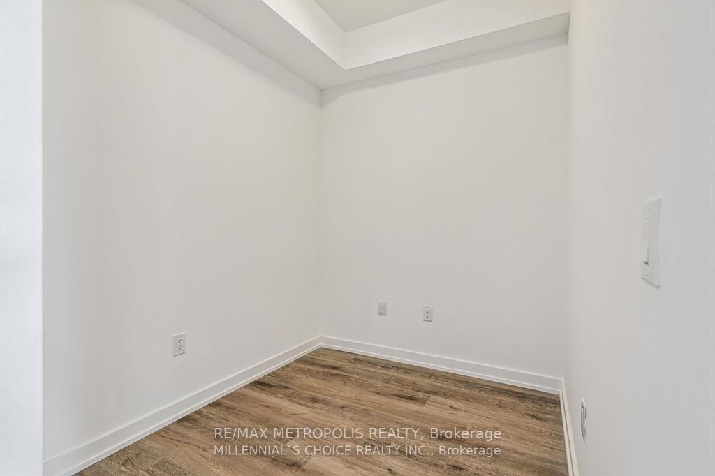 Photo 8 of Unit 422, 430 Essa Road, Barrie, Holly — HOMEH
