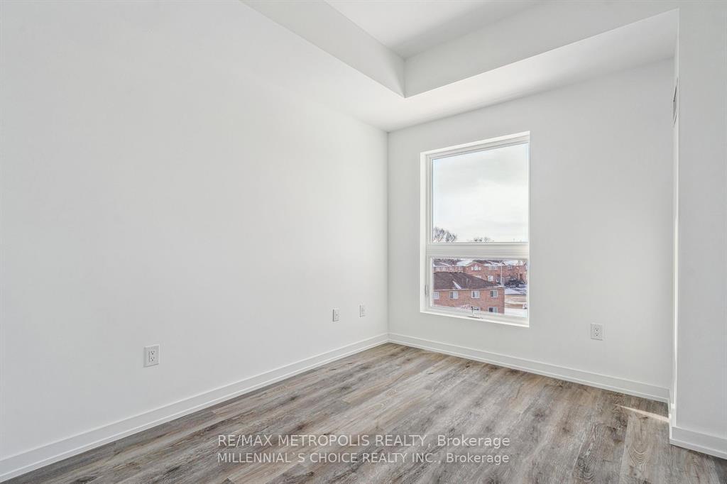 Photo 12 of Unit 422, 430 Essa Road, Barrie, Holly — HOMEH
