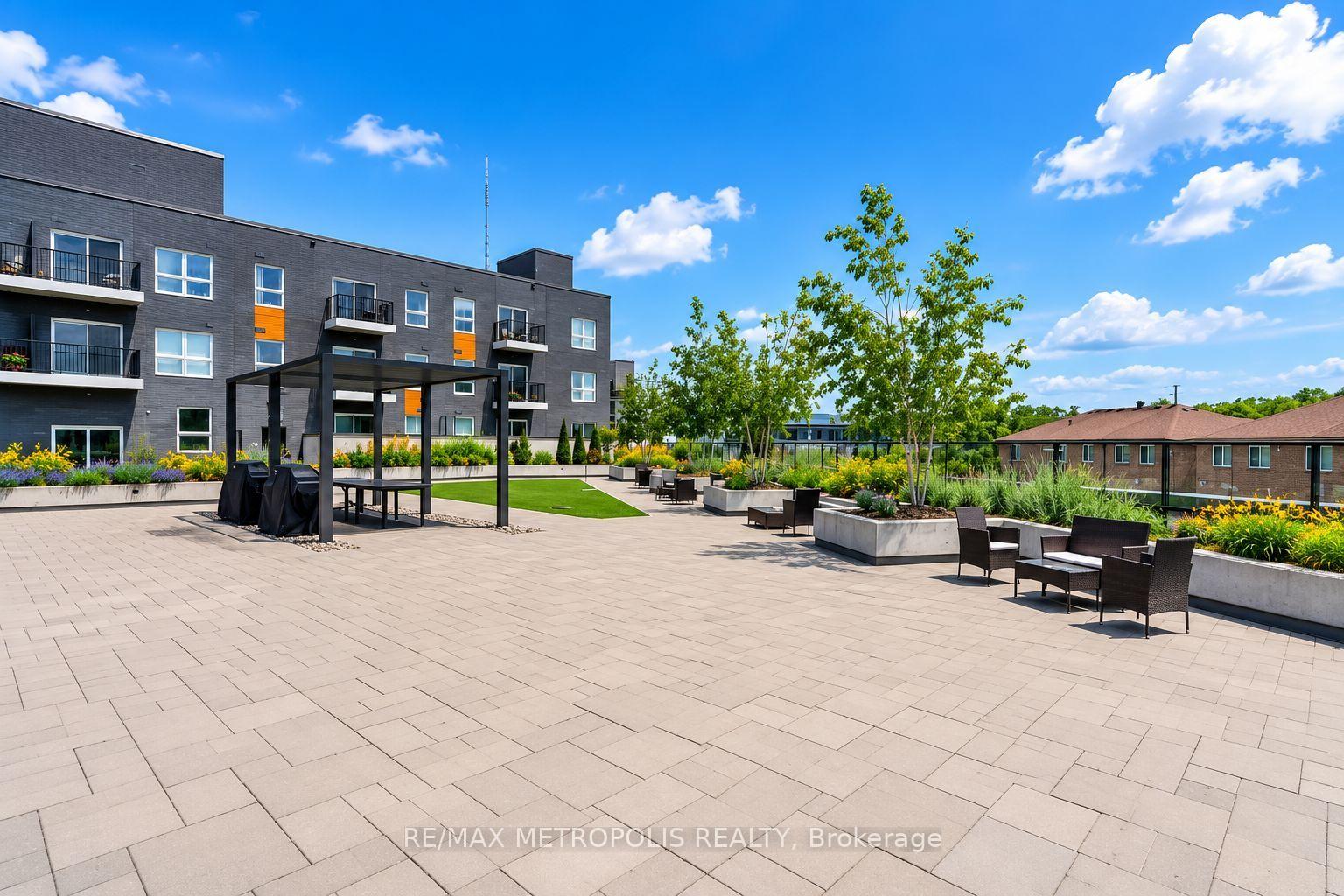 Photo 32 of Unit 422, 430 Essa Road, Barrie, Holly — HOMEH