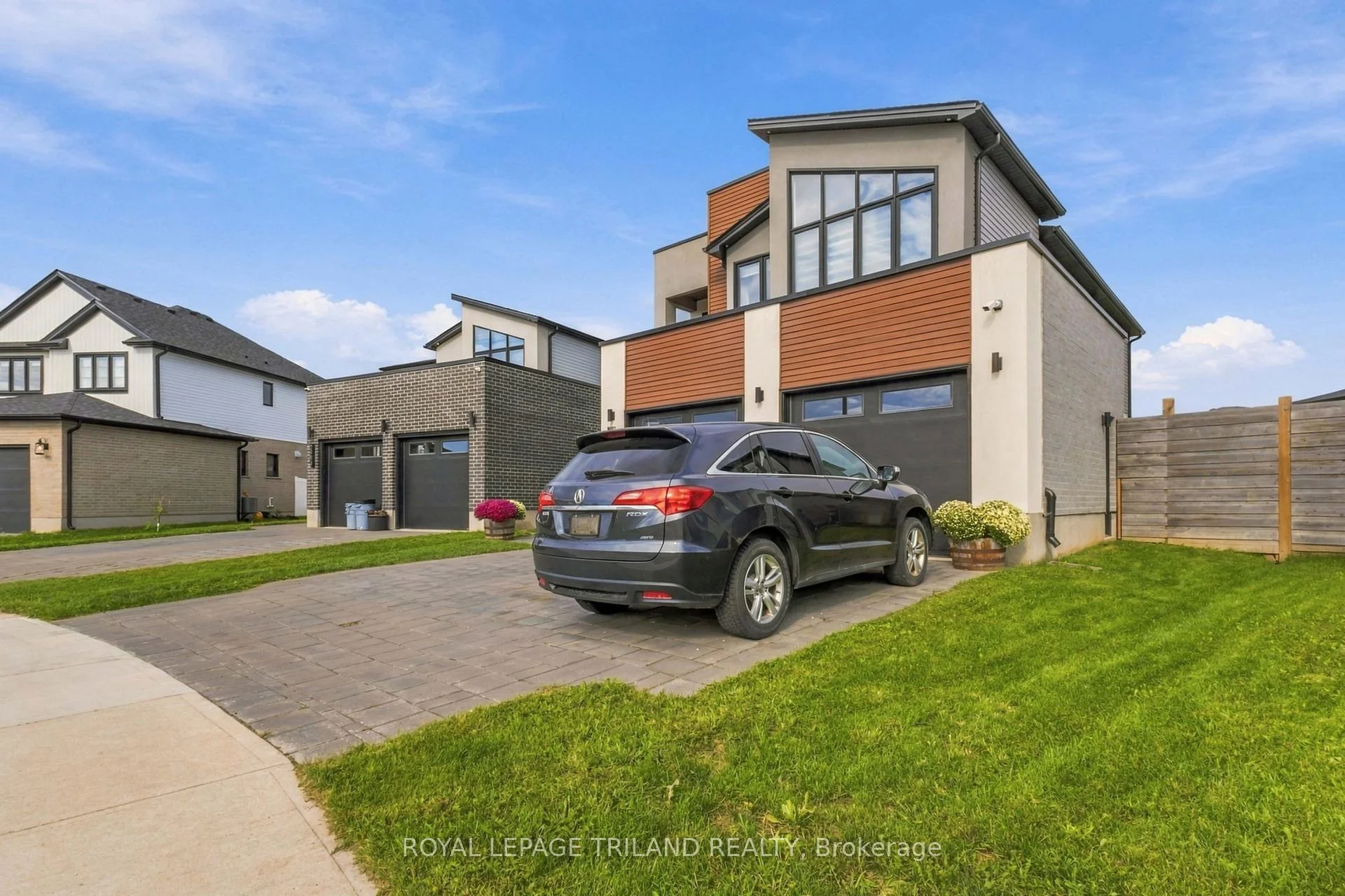 Photo 8 of 2985 Heardcreek Trail, London, North S — HOMEH