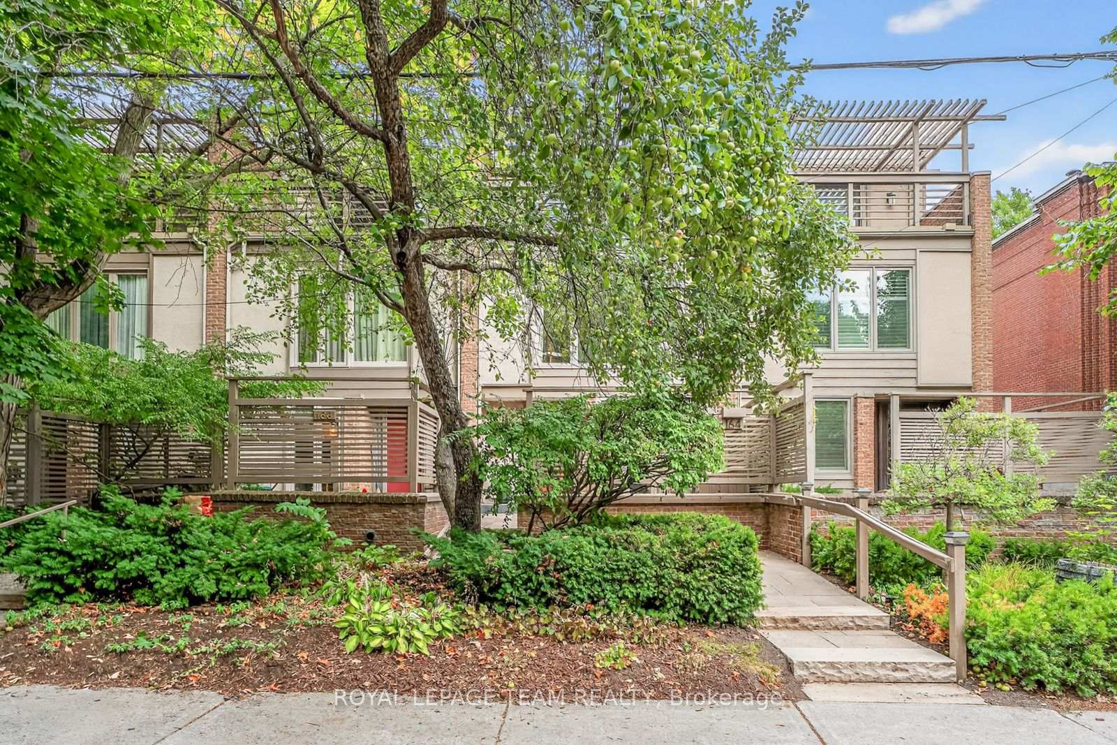 Photo of 164 Dufferin Road