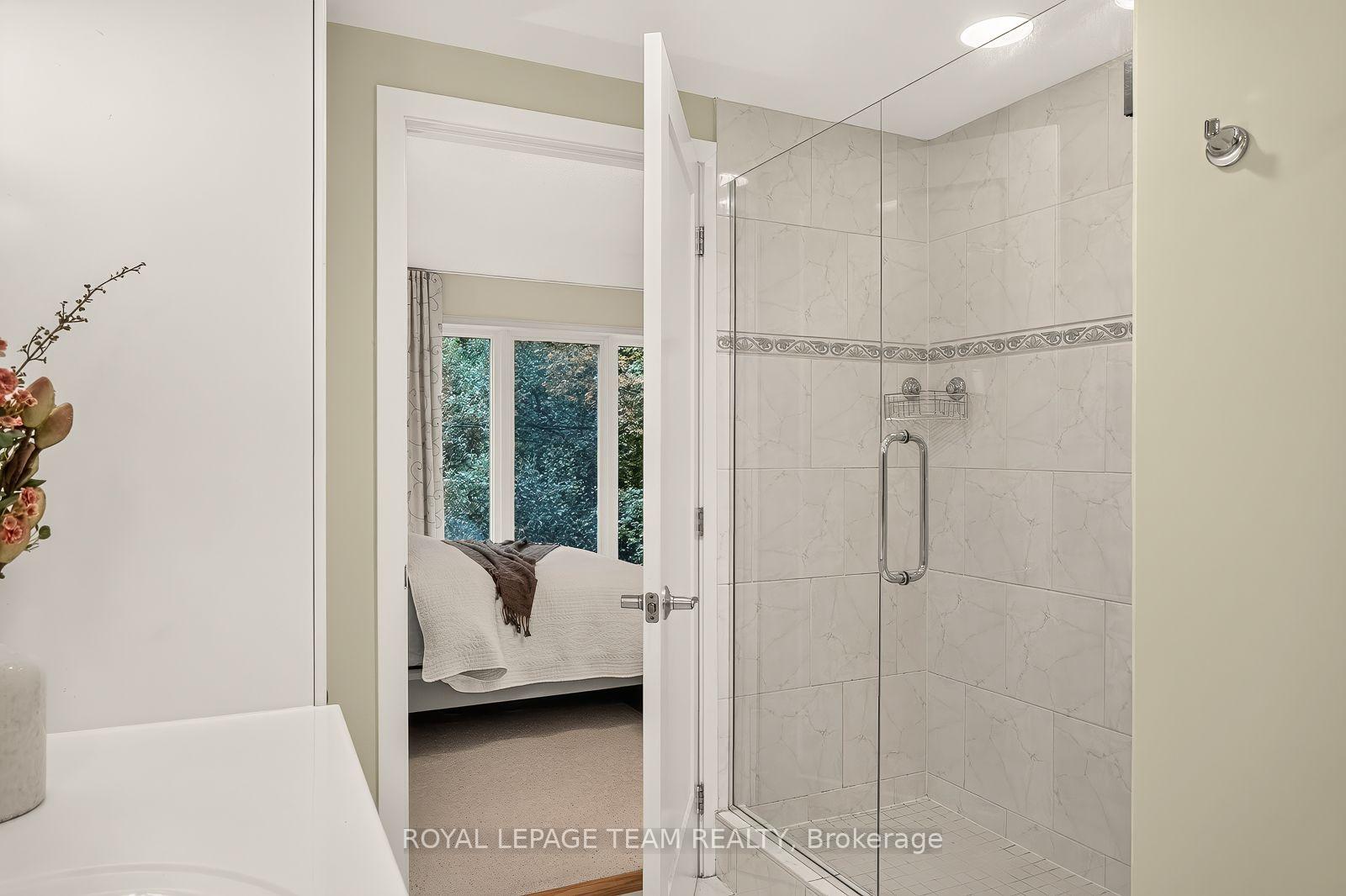 Photo 16 of 164 Dufferin Road, Ottawa, Lindenlea — HOMEH
