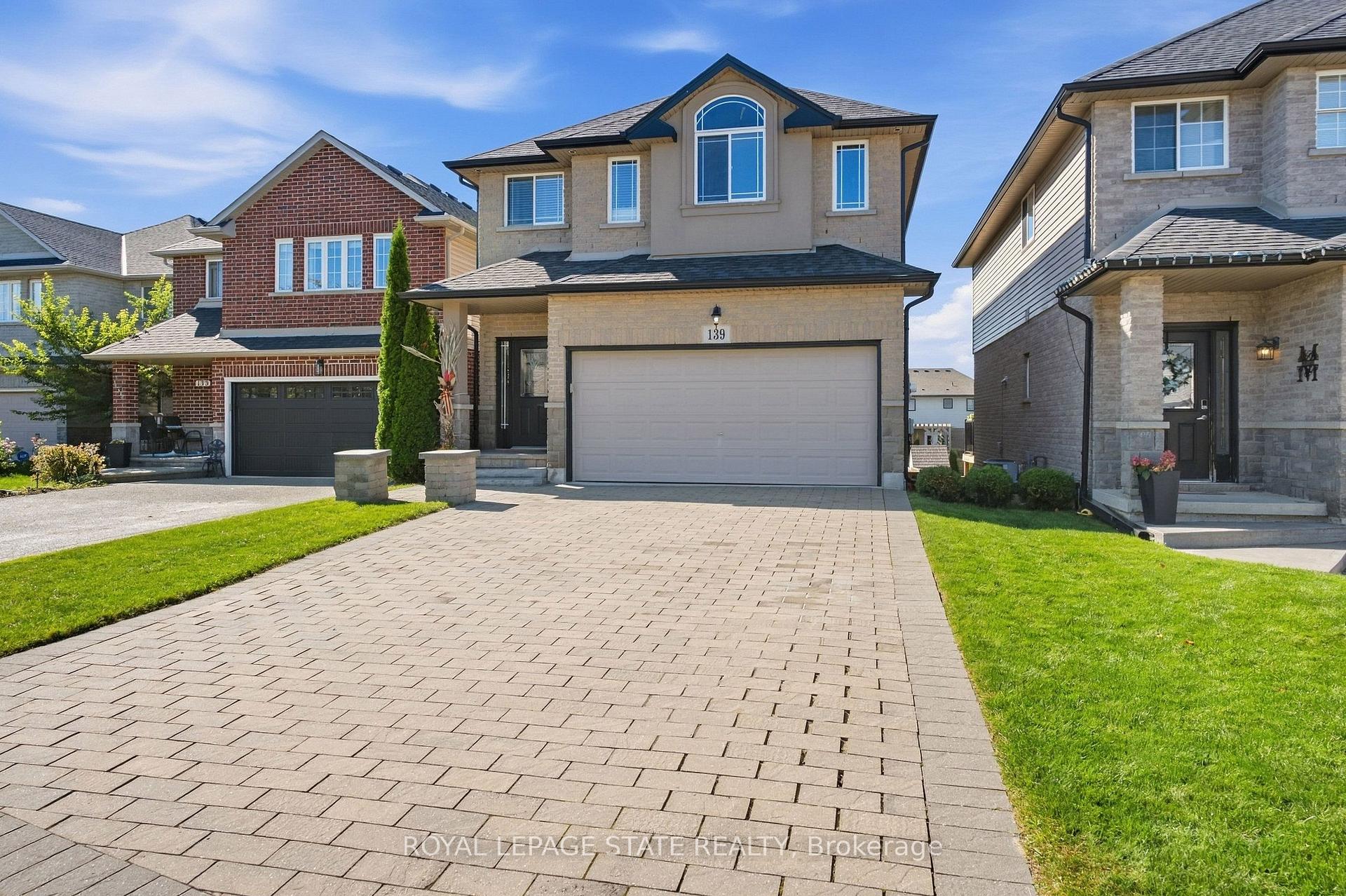 Photo 2 of 139 Stoneglen Way, Hamilton, Mount Hope — HOMEH