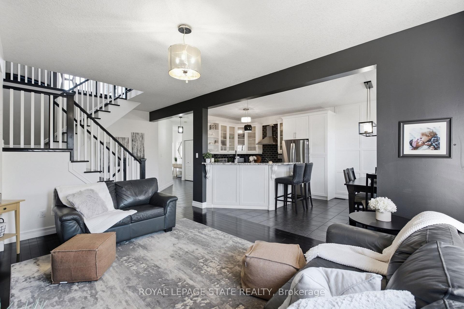 Photo 10 of 139 Stoneglen Way, Hamilton, Mount Hope — HOMEH