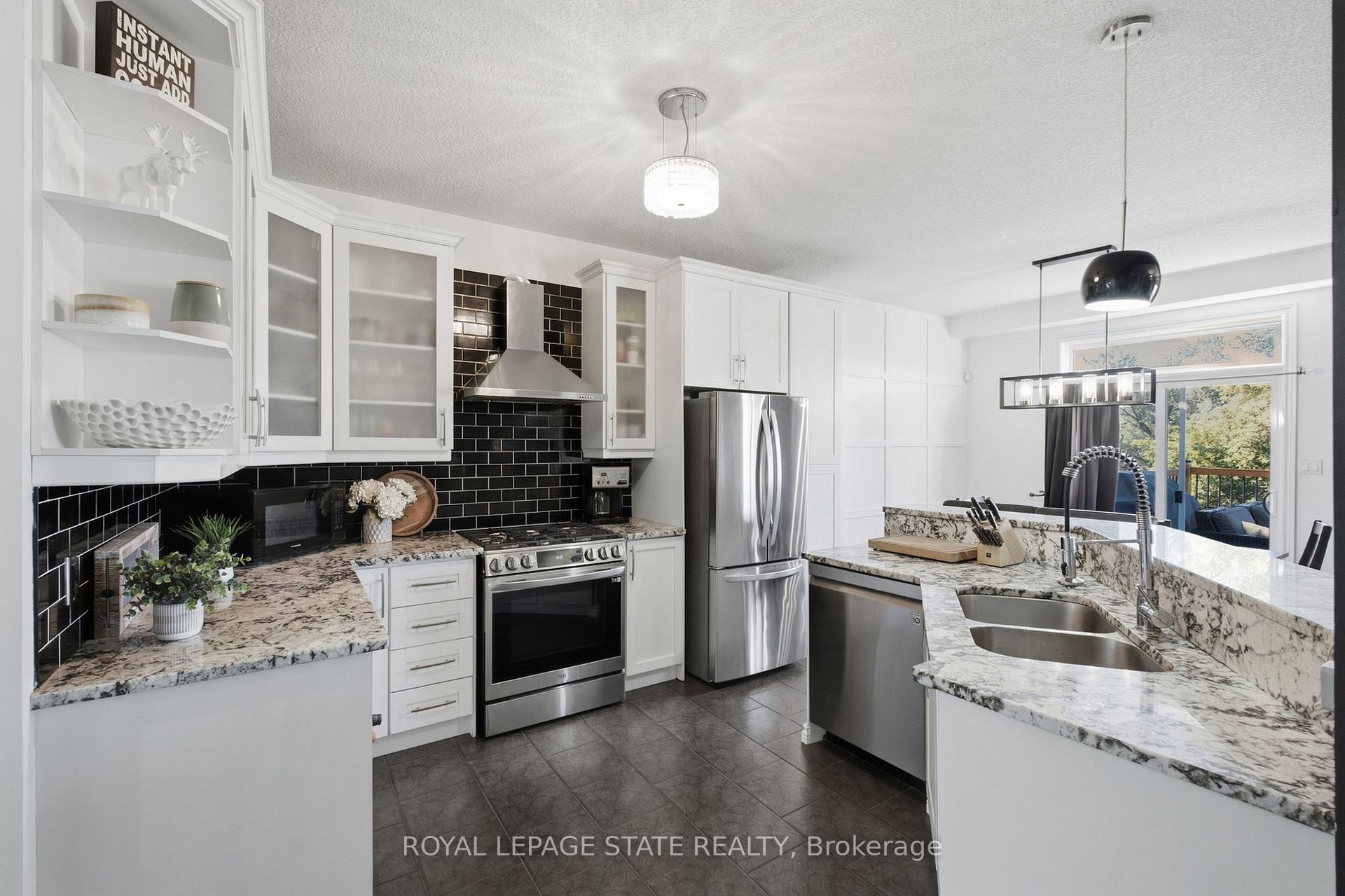 Photo 11 of 139 Stoneglen Way, Hamilton, Mount Hope — HOMEH