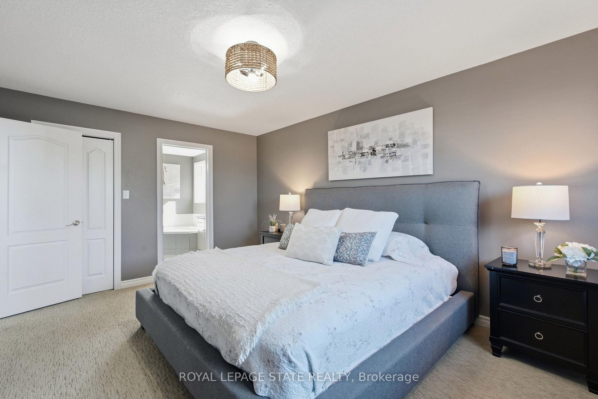 Photo 18 of 139 Stoneglen Way, Hamilton, Mount Hope — HOMEH