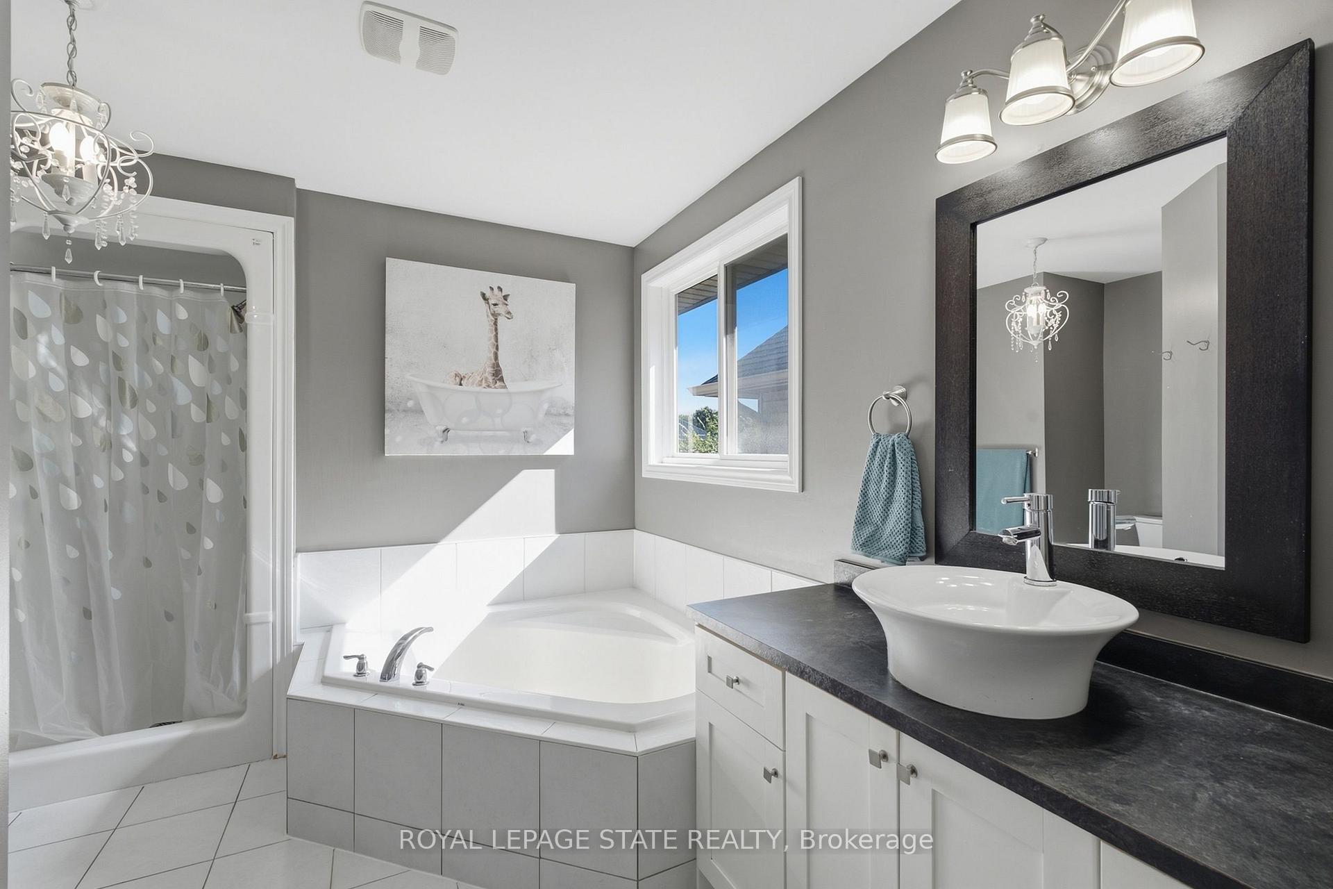 Photo 19 of 139 Stoneglen Way, Hamilton, Mount Hope — HOMEH