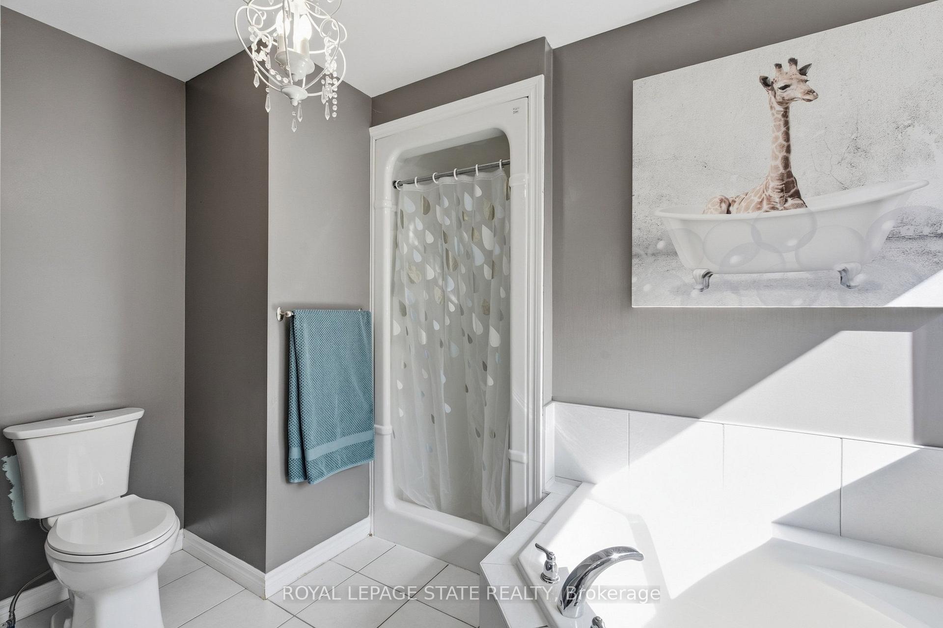 Photo 20 of 139 Stoneglen Way, Hamilton, Mount Hope — HOMEH
