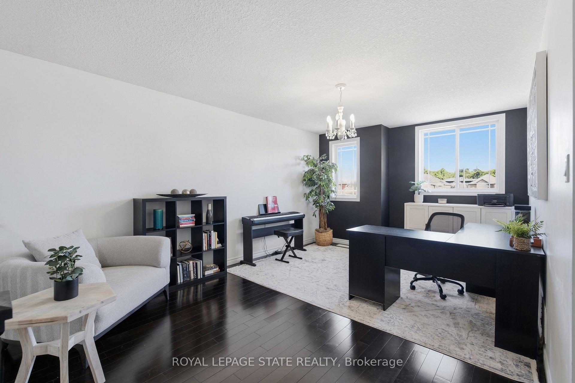 Photo 25 of 139 Stoneglen Way, Hamilton, Mount Hope — HOMEH