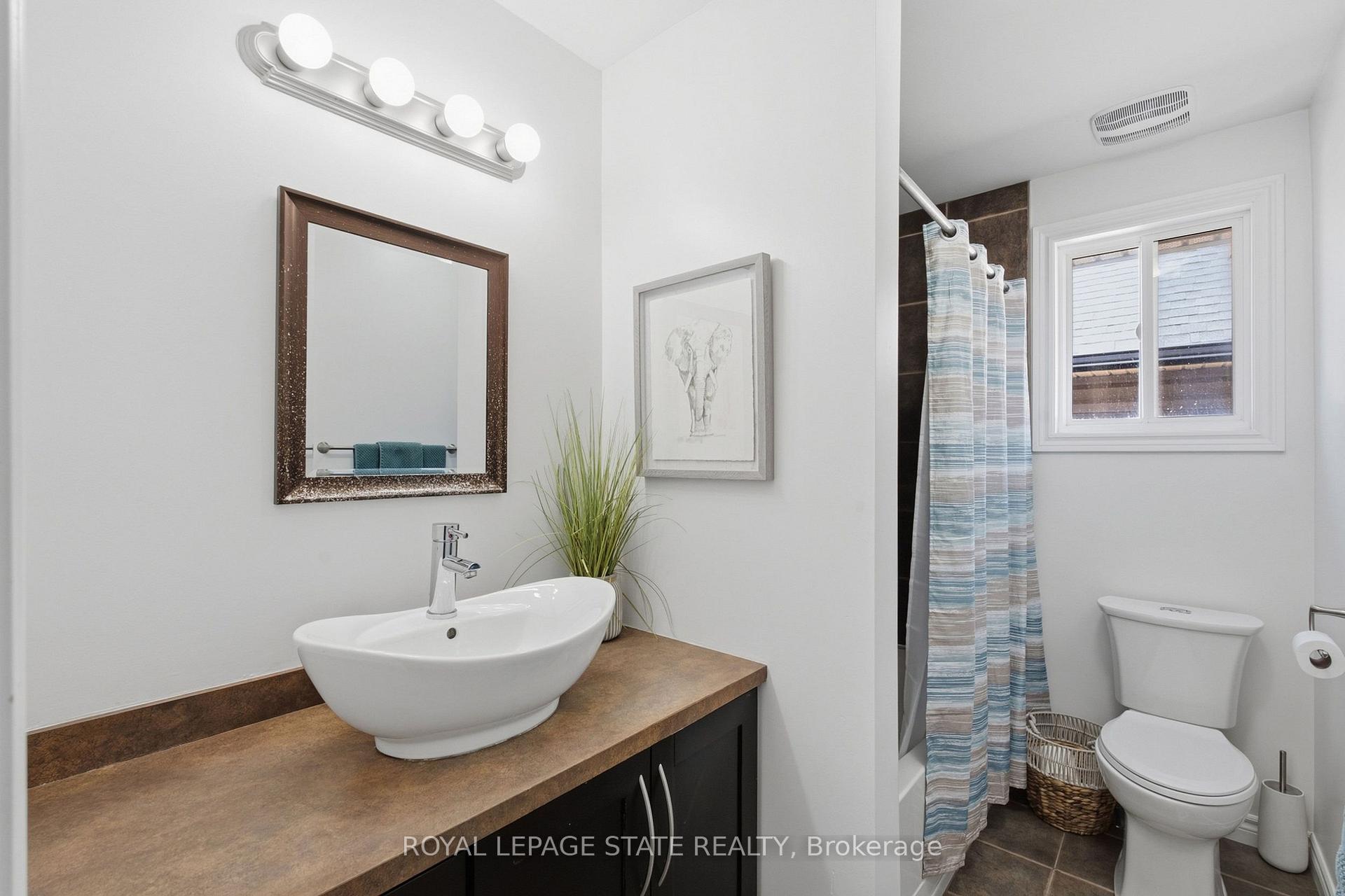 Photo 27 of 139 Stoneglen Way, Hamilton, Mount Hope — HOMEH