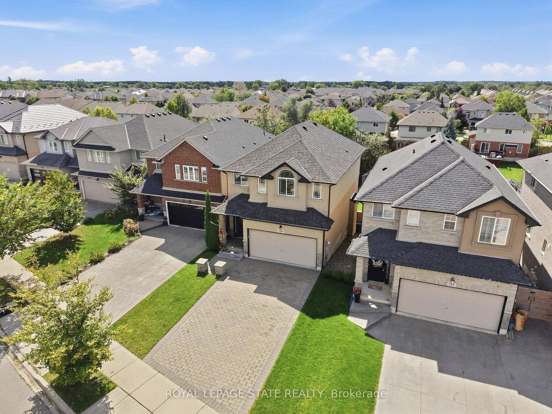 Photo 43 of 139 Stoneglen Way, Hamilton, Mount Hope — HOMEH