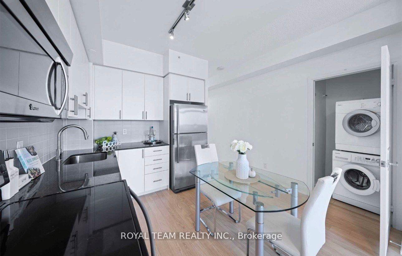 Photo 4 of Unit 1014, 85 Park Road N, Vaughan, Beverley Glen — HOMEH