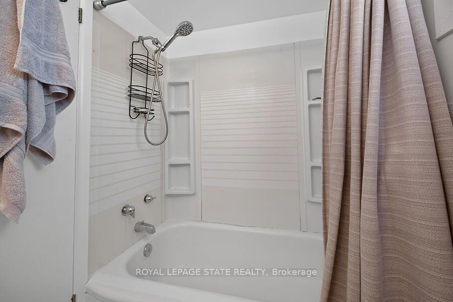 Photo 25 of 428 Brunswick Street, Hamilton, McQuesten — HOMEH