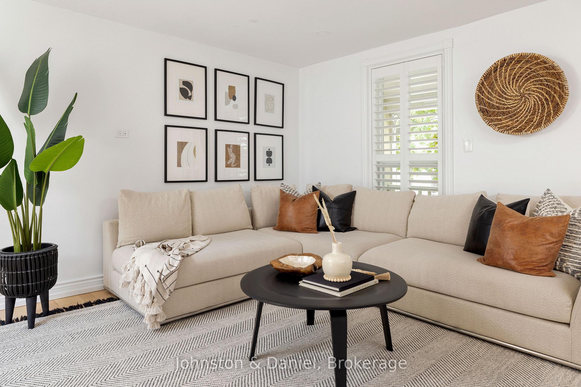 Photo 5 of 56 Grandview Avenue, Toronto, North Riverdale — HOMEH