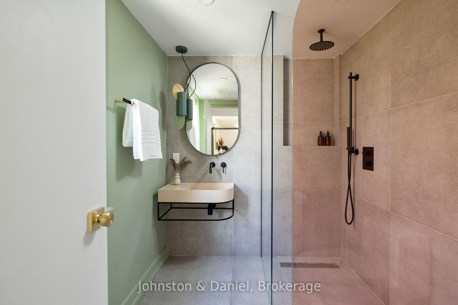 Photo 22 of 56 Grandview Avenue, Toronto, North Riverdale — HOMEH