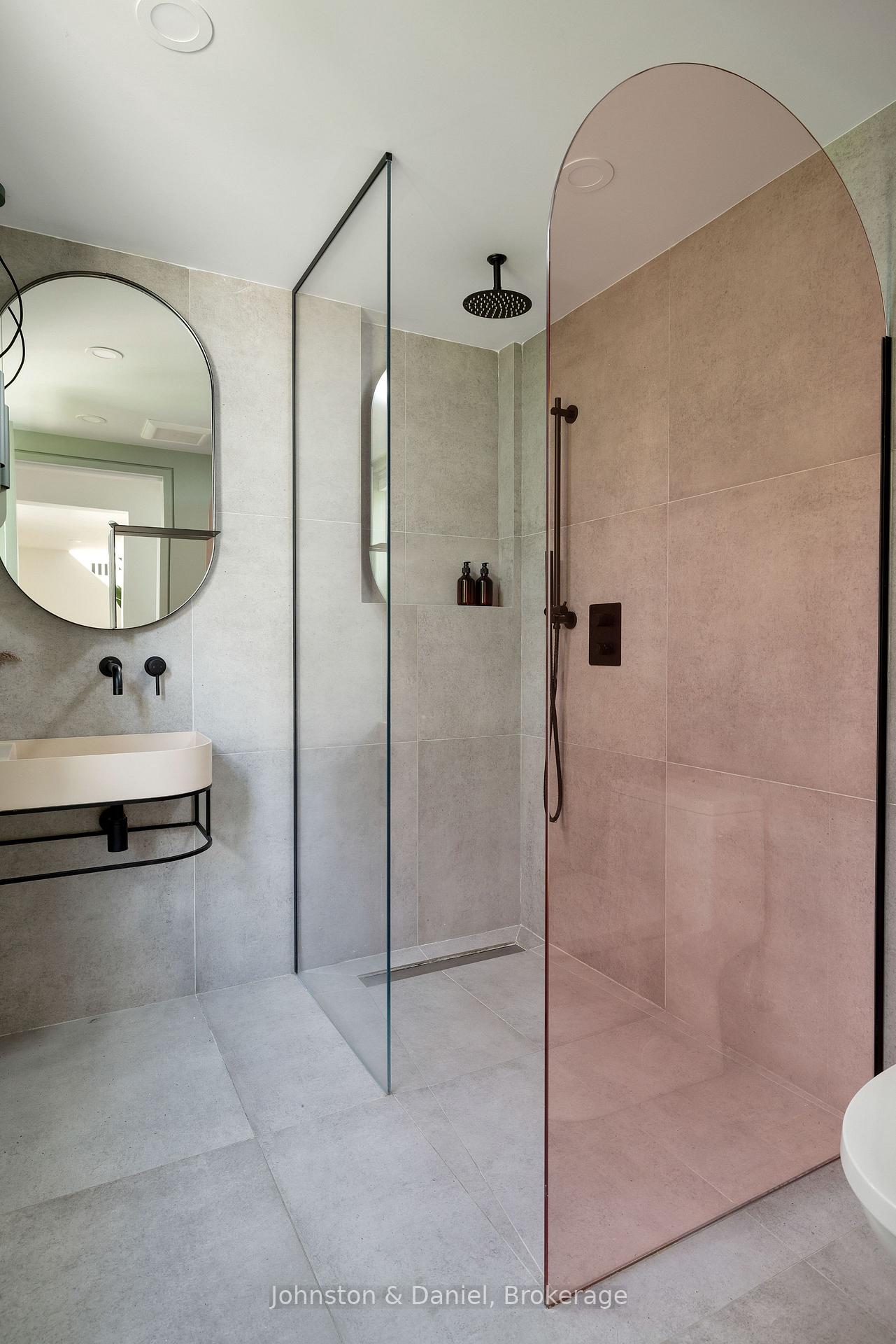 Photo 23 of 56 Grandview Avenue, Toronto, North Riverdale — HOMEH