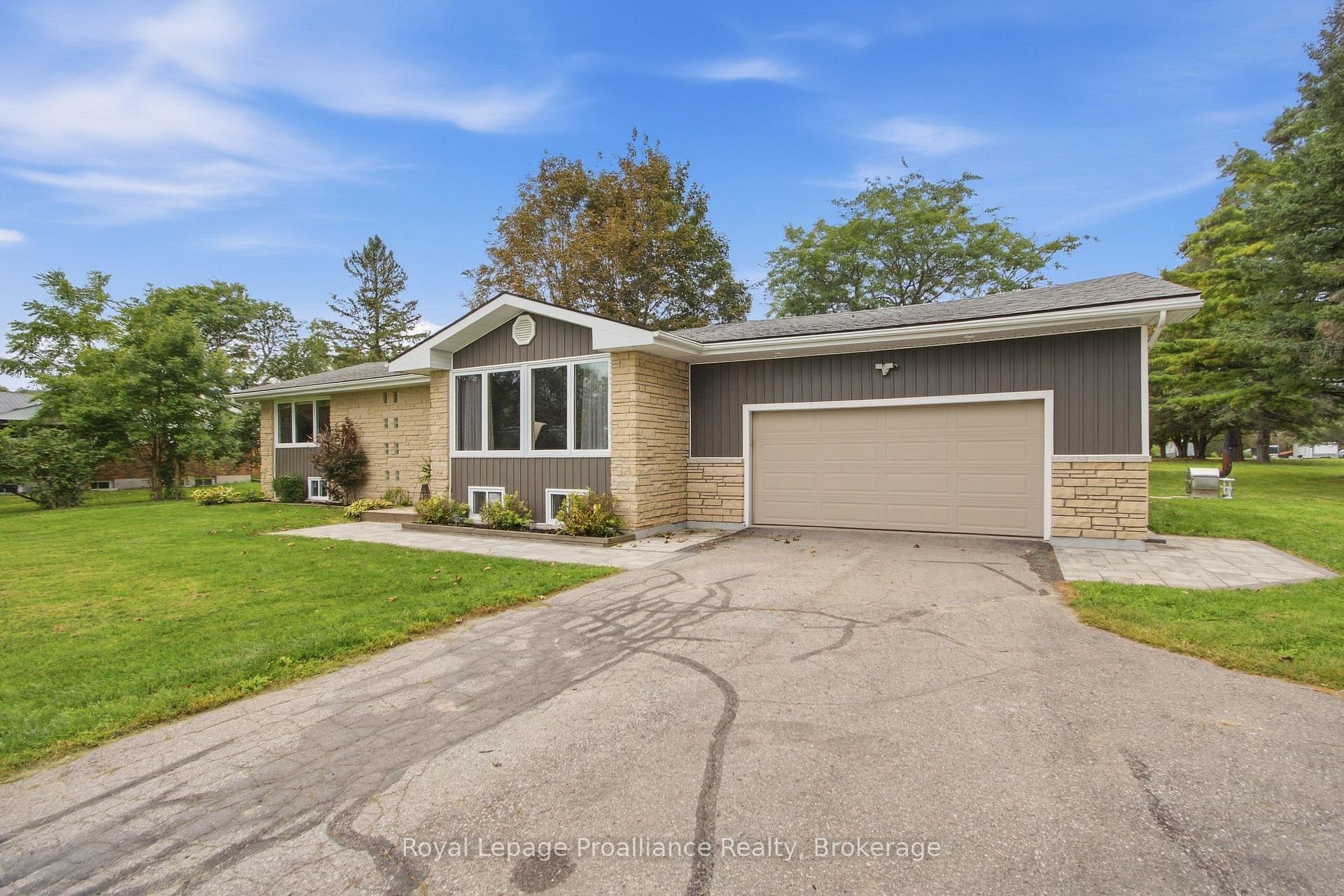 Photo 3 of 328 Ritz Road, Belleville, Thurlow Ward — HOMEH