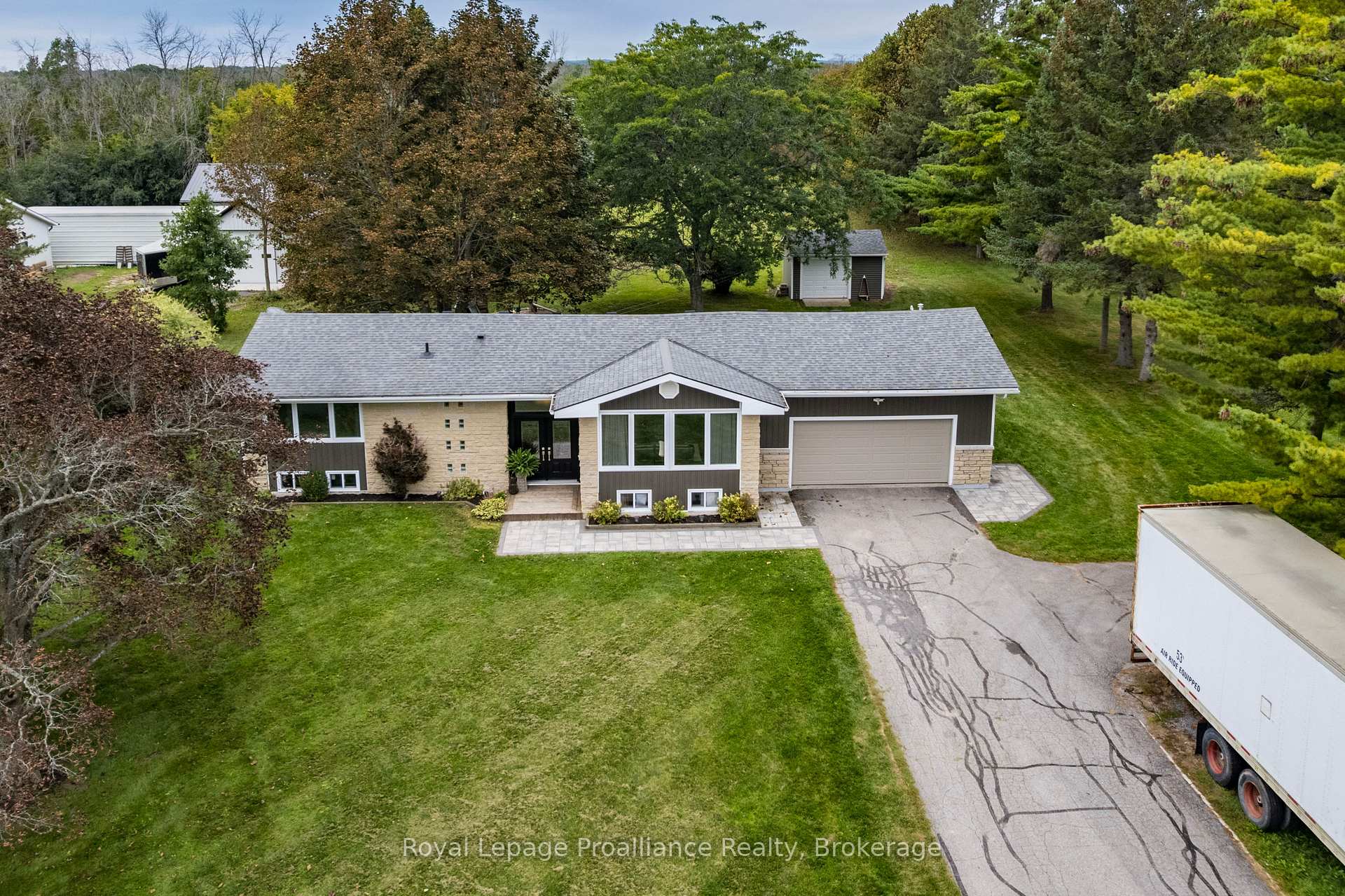 Photo 4 of 328 Ritz Road, Belleville, Thurlow Ward — HOMEH