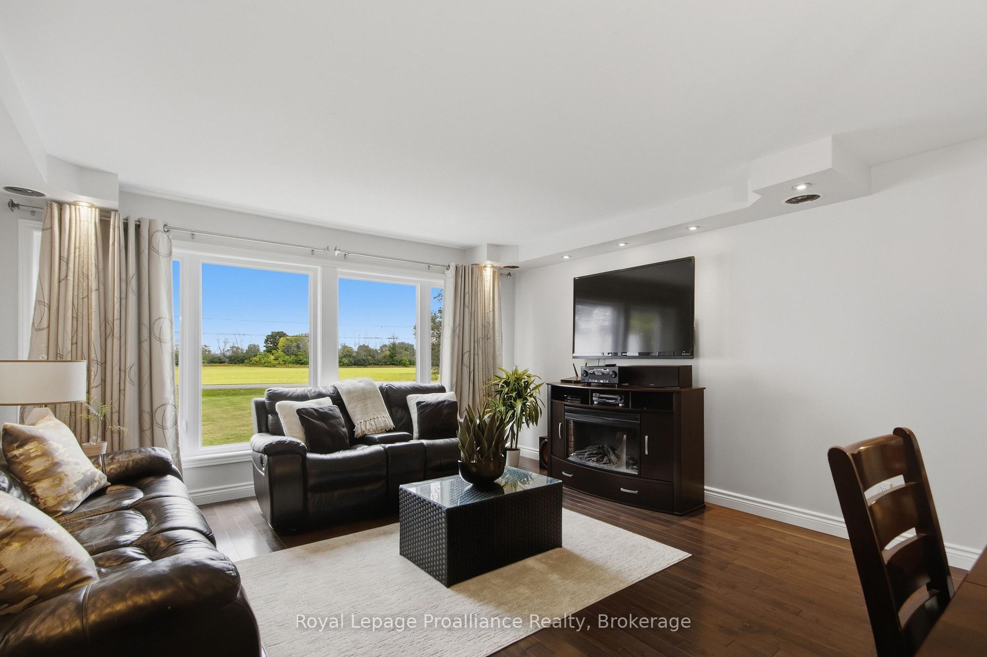 Photo 12 of 328 Ritz Road, Belleville, Thurlow Ward — HOMEH