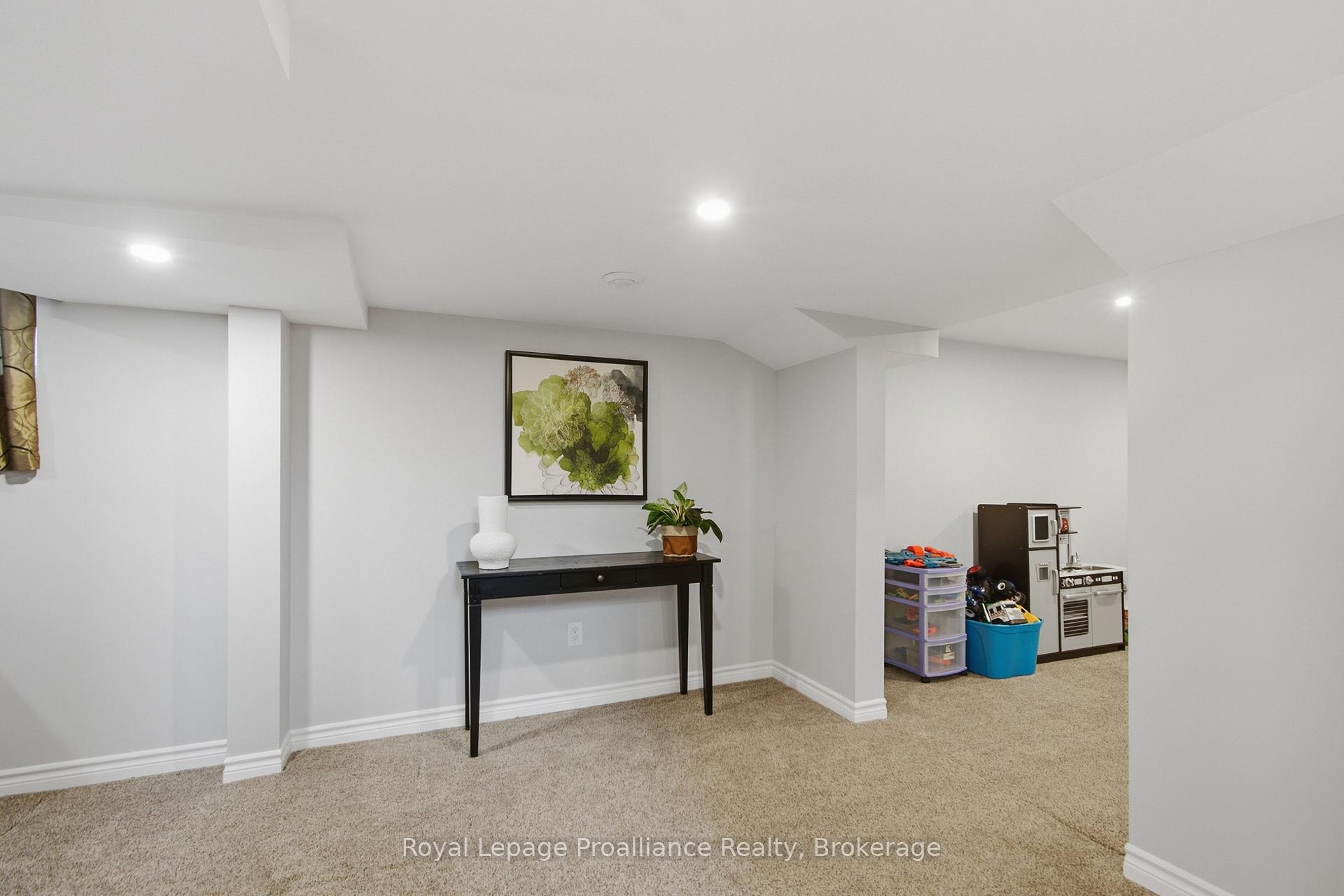 Photo 28 of 328 Ritz Road, Belleville, Thurlow Ward — HOMEH