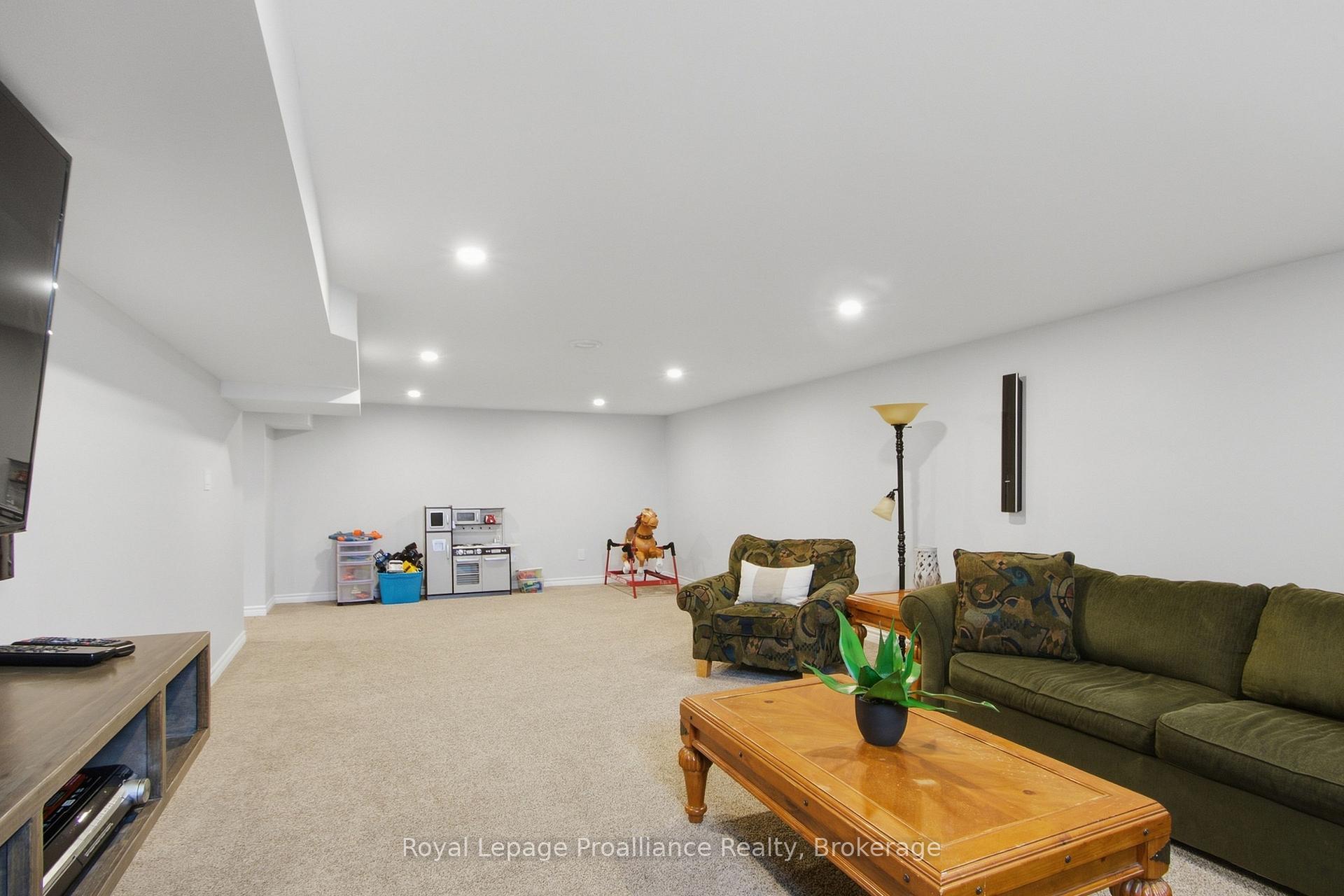 Photo 31 of 328 Ritz Road, Belleville, Thurlow Ward — HOMEH