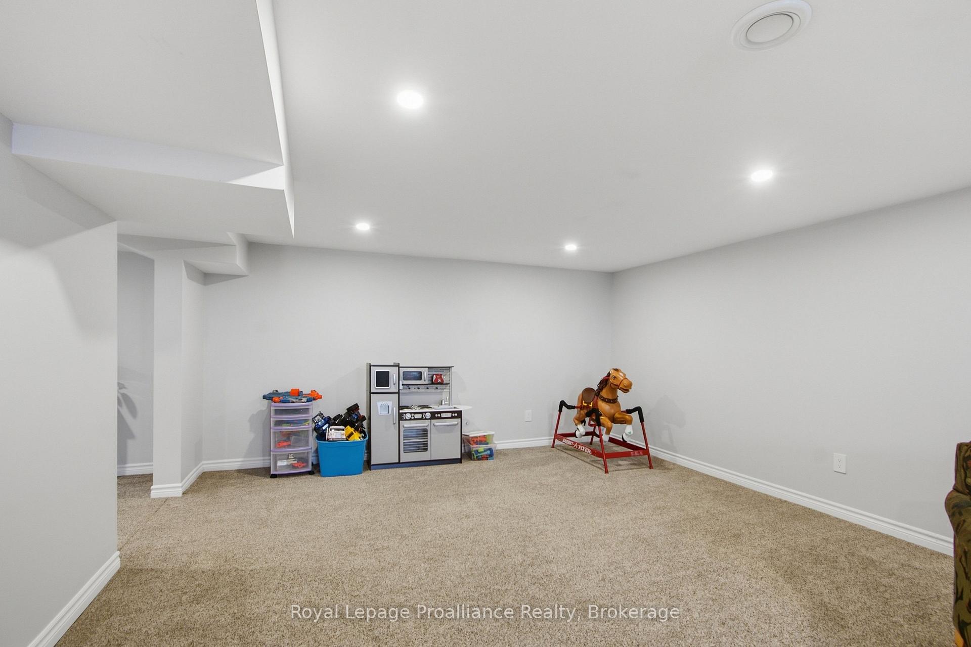 Photo 32 of 328 Ritz Road, Belleville, Thurlow Ward — HOMEH