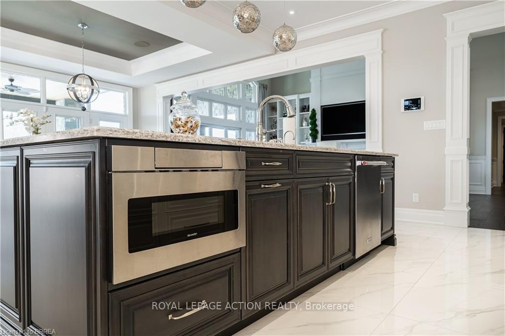 Photo 7 of 49 Ruijs Boulevard, Brantford, Tutela Heights — HOMEH