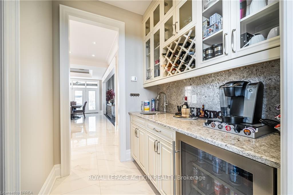 Photo 9 of 49 Ruijs Boulevard, Brantford, Tutela Heights — HOMEH