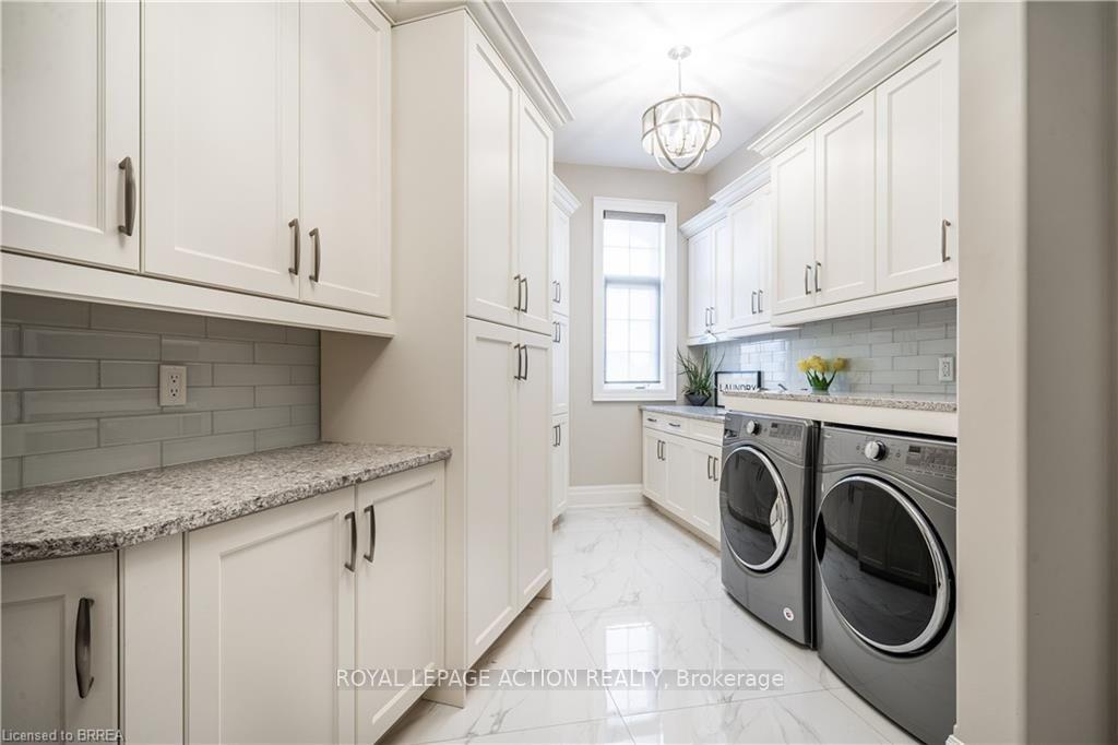 Photo 24 of 49 Ruijs Boulevard, Brantford, Tutela Heights — HOMEH