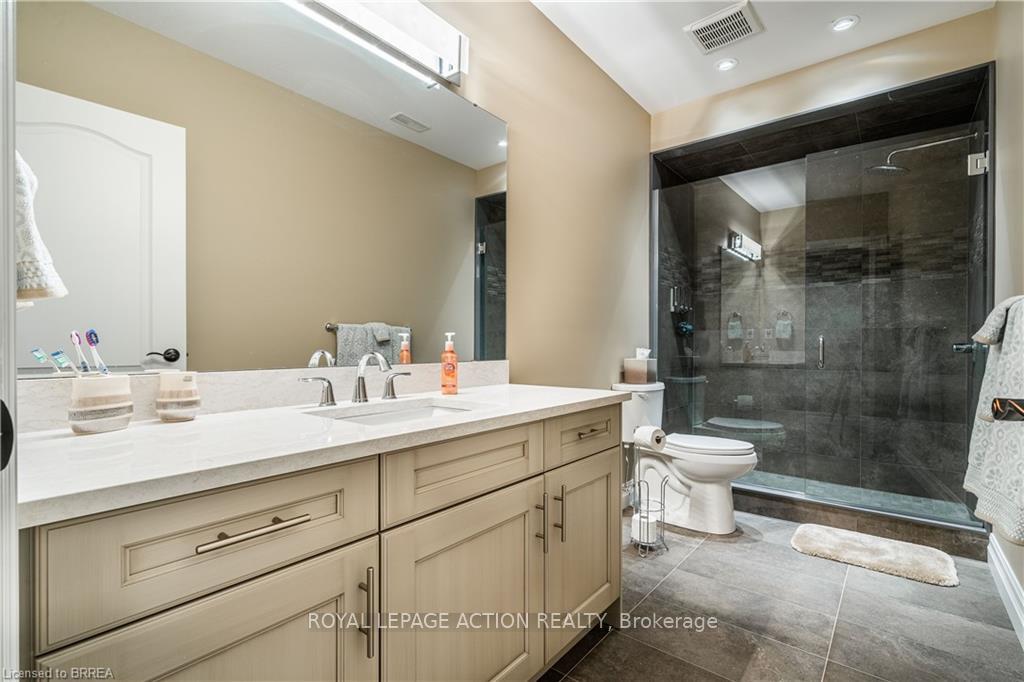 Photo 37 of 49 Ruijs Boulevard, Brantford, Tutela Heights — HOMEH