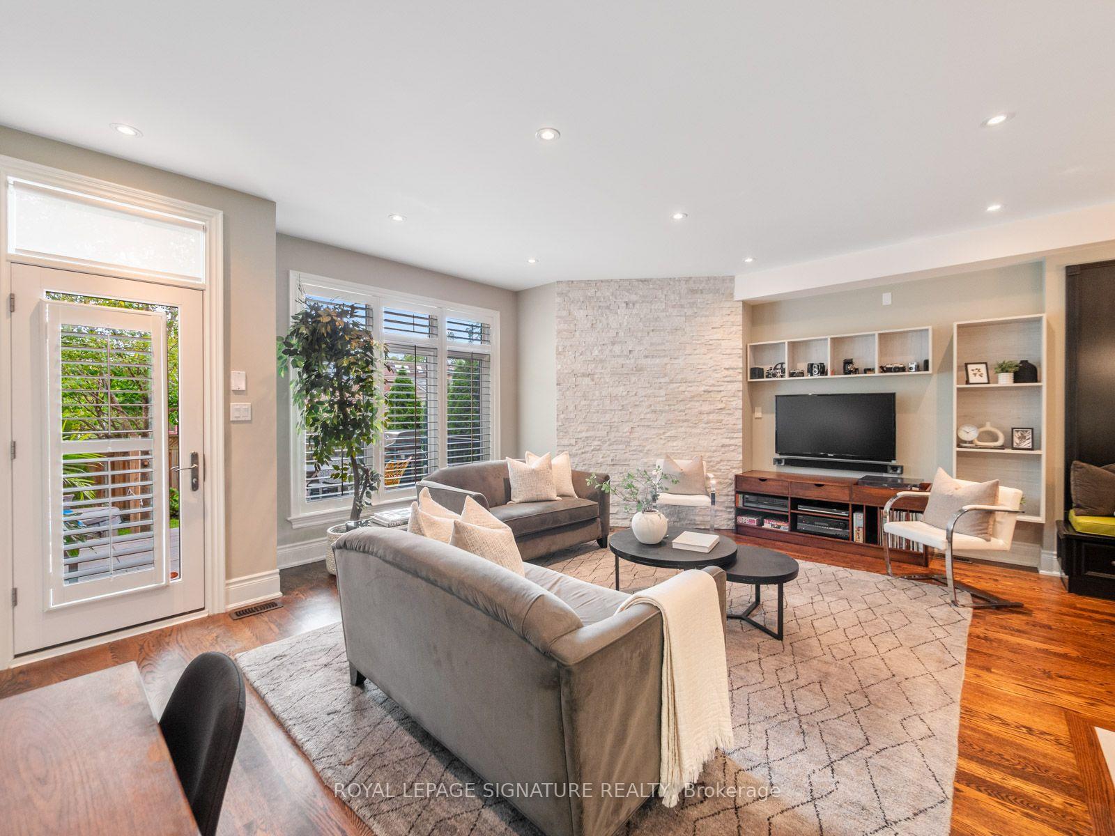 Photo 14 of 351 Cranbrooke Avenue, Toronto, Bedford Park-Nortown — HOMEH