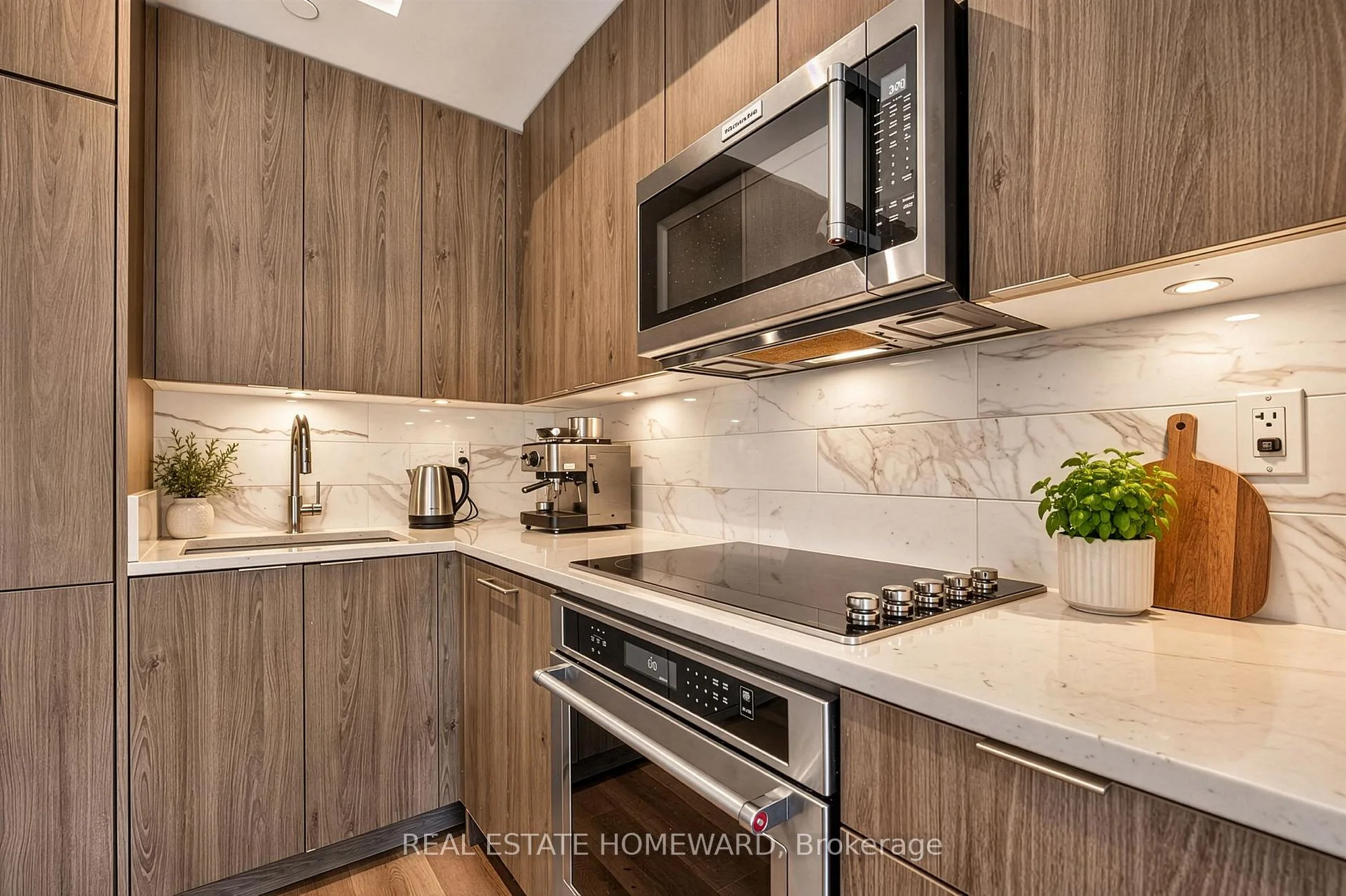 Photo 8 of Unit 721, 38 Iannuzzi Street, Toronto, Niagara — HOMEH