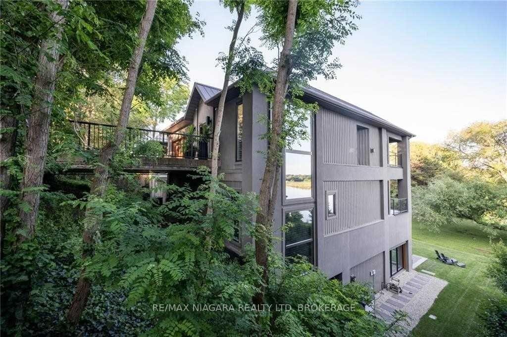 Photo 17 of 33 Canal Street, St. Catharines, Port Dalhousie — HOMEH
