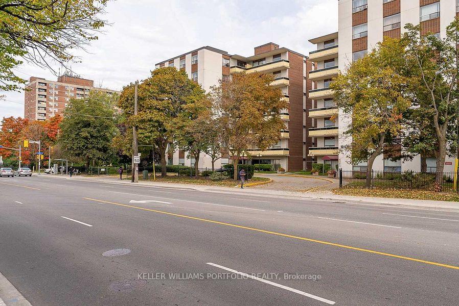 Photo of Unit 704, 921 Midland Avenue