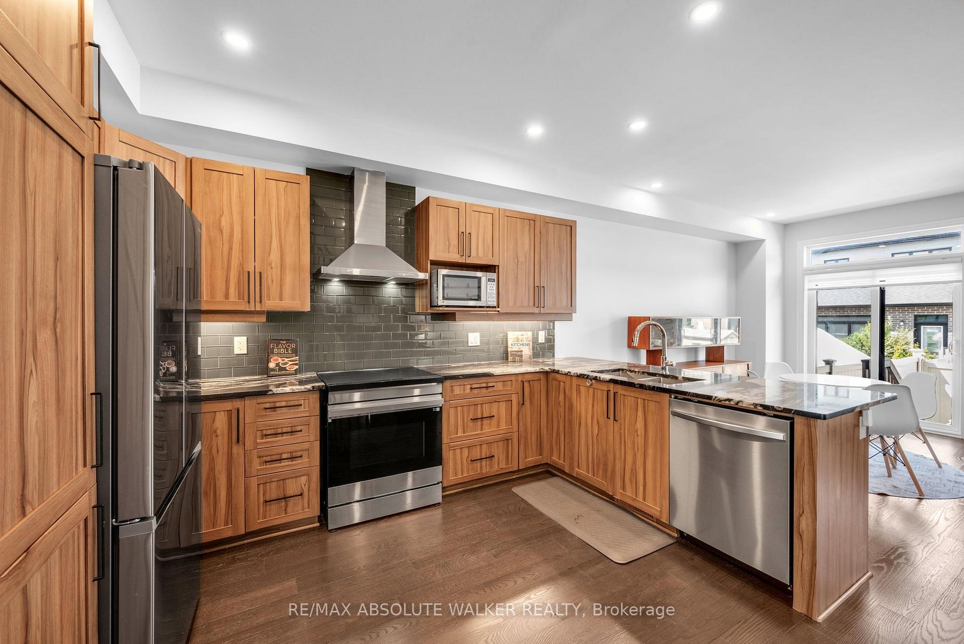 Photo 7 of 323 Lysander Place, Ottawa, CFB Rockcliffe and Area — HOMEH