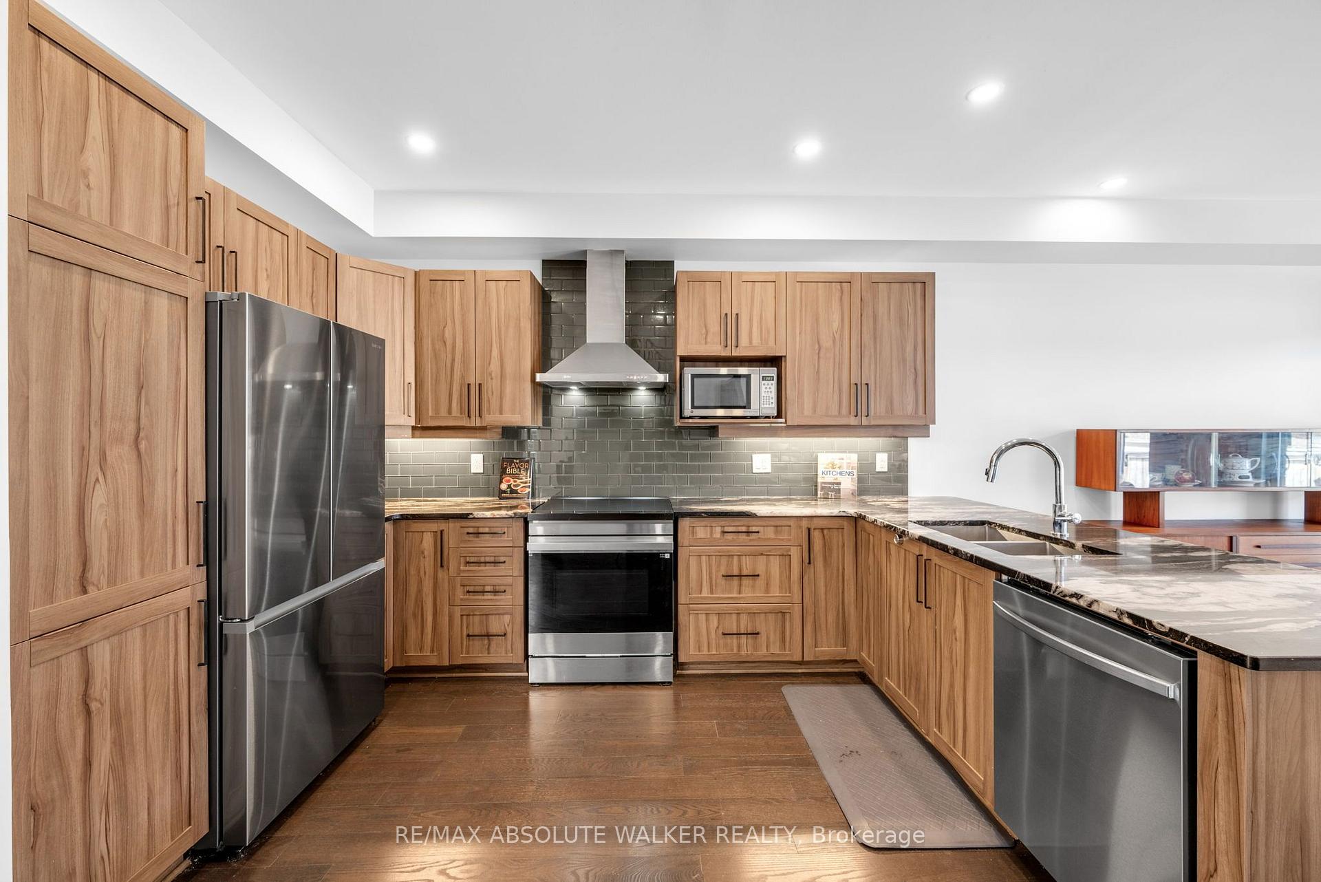 Photo 8 of 323 Lysander Place, Ottawa, CFB Rockcliffe and Area — HOMEH