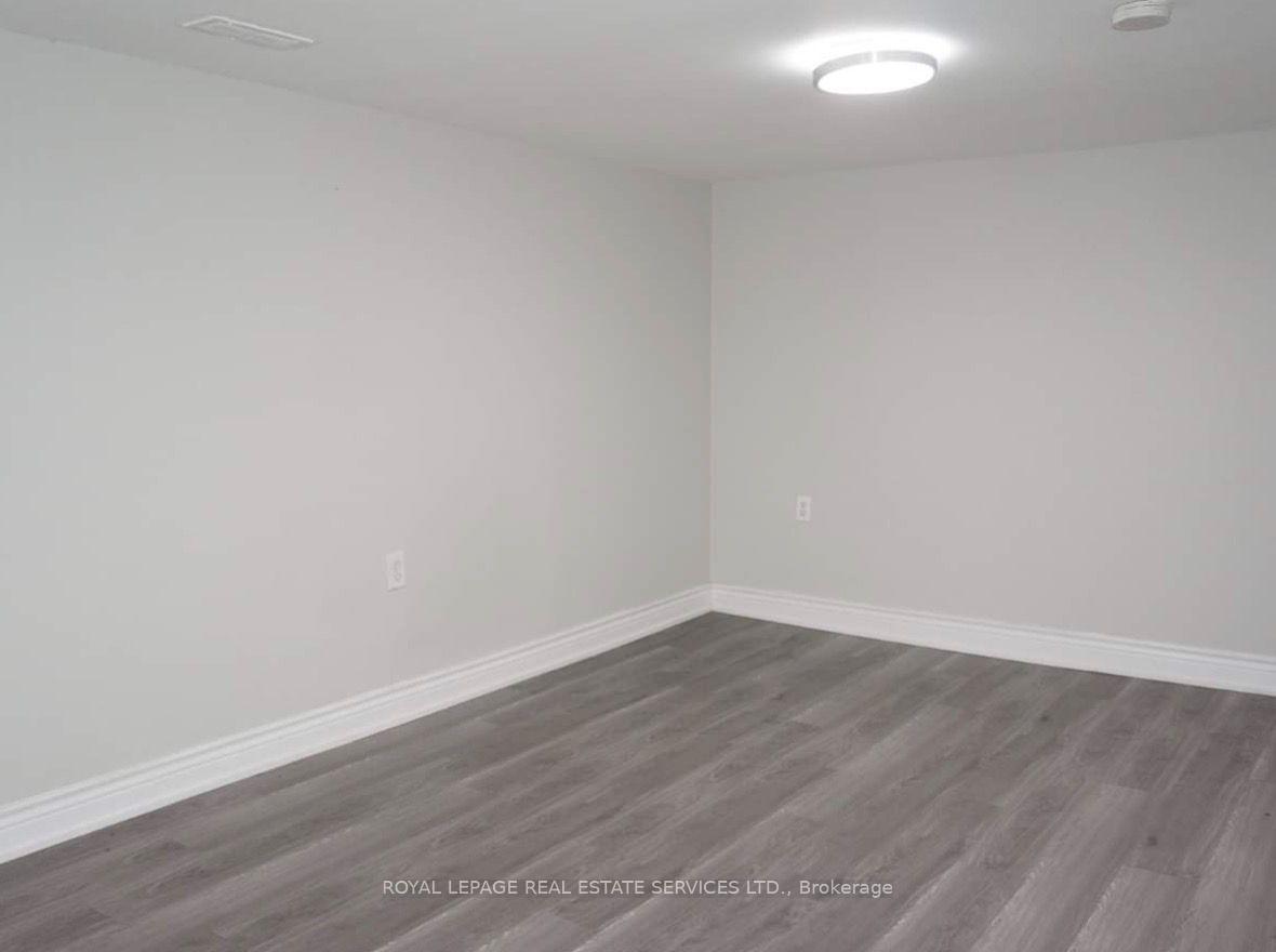 Photo 8 of Unit Lower, 959 Oklahoma Drive, Pickering, West Shore — HOMEH