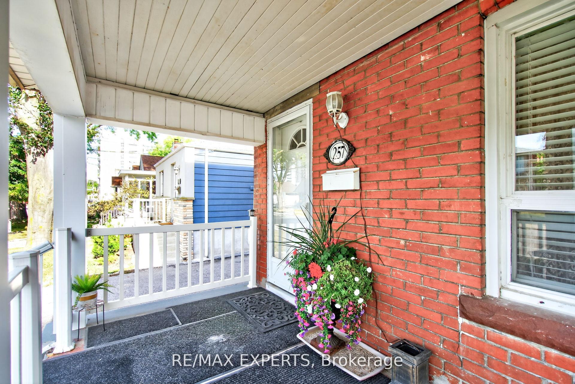 Photo 4 of 257 John Street, North York, Weston — HOMEH