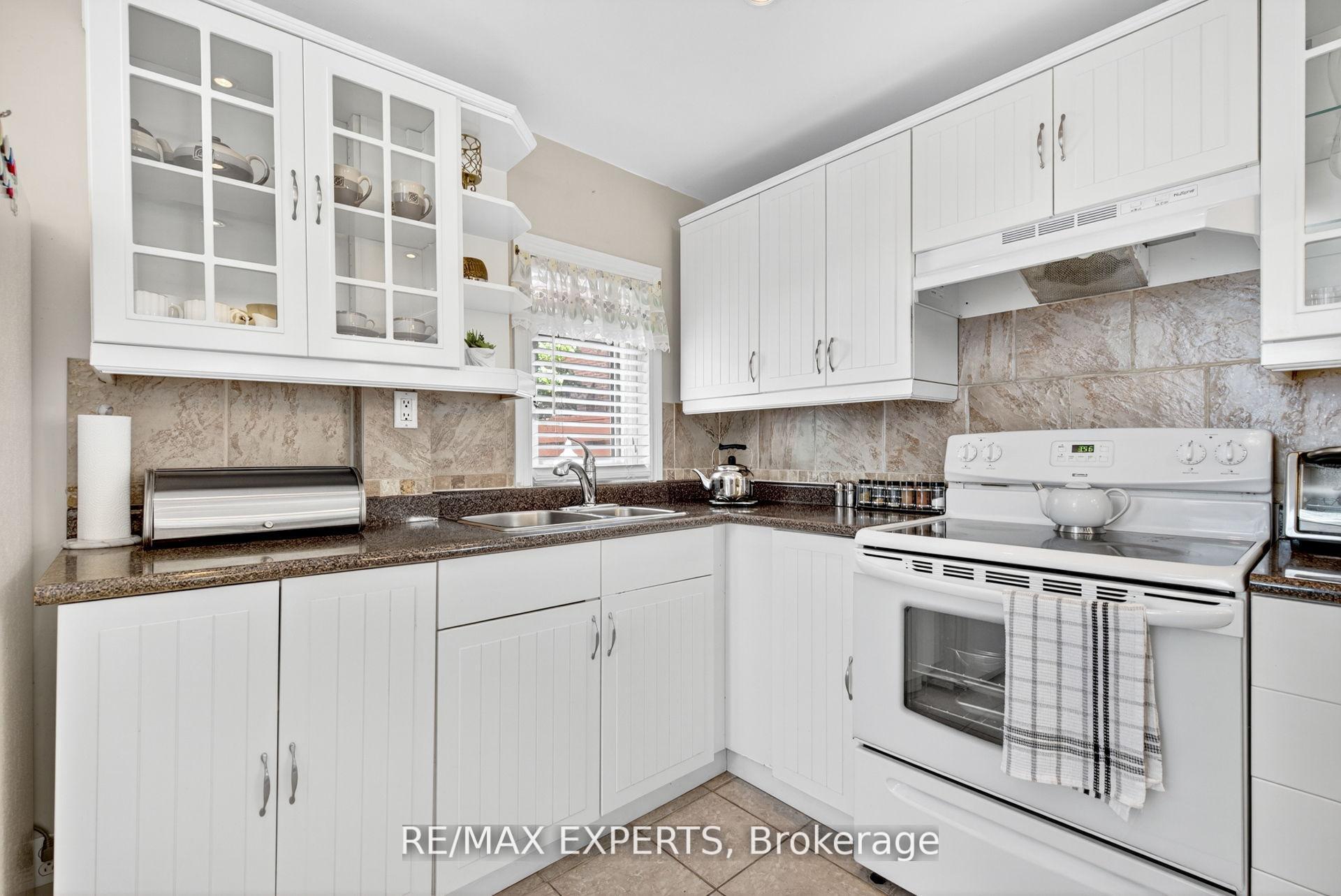 Photo 16 of 257 John Street, North York, Weston — HOMEH