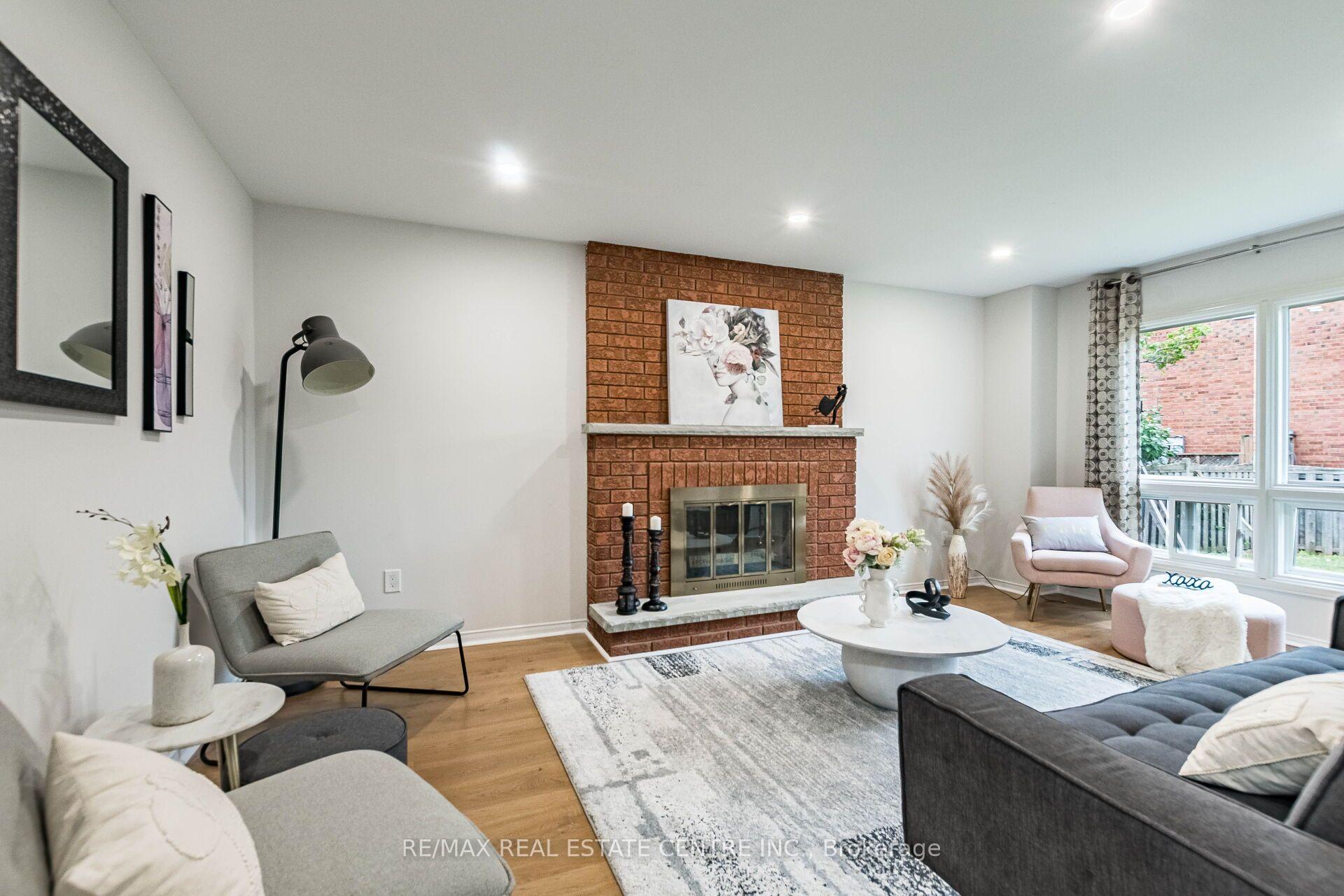 Photo 9 of 829 Stargazer Drive, Mississauga, East Credit — HOMEH