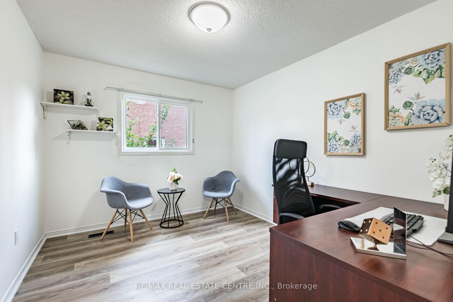 Photo 11 of 829 Stargazer Drive, Mississauga, East Credit — HOMEH