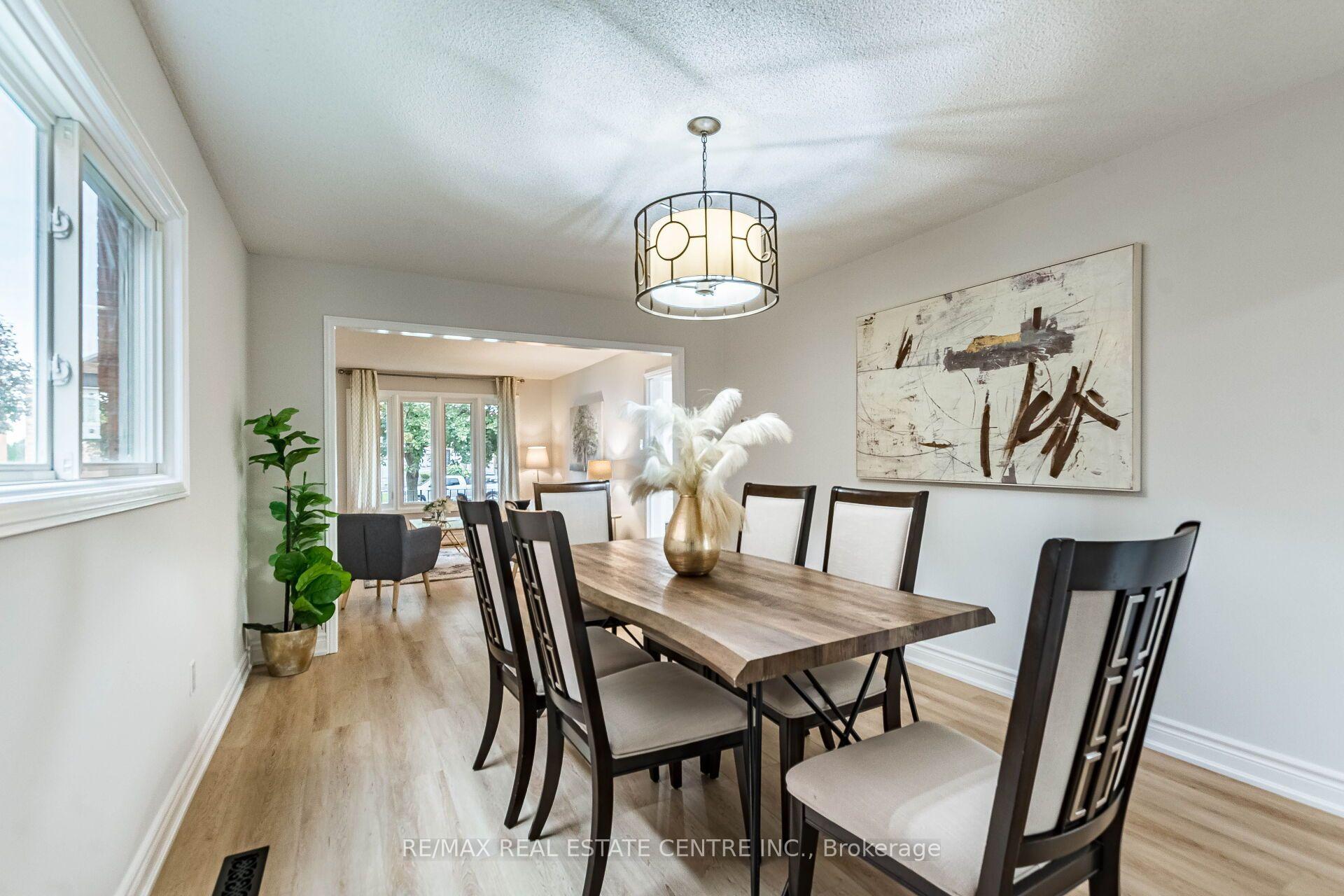 Photo 13 of 829 Stargazer Drive, Mississauga, East Credit — HOMEH