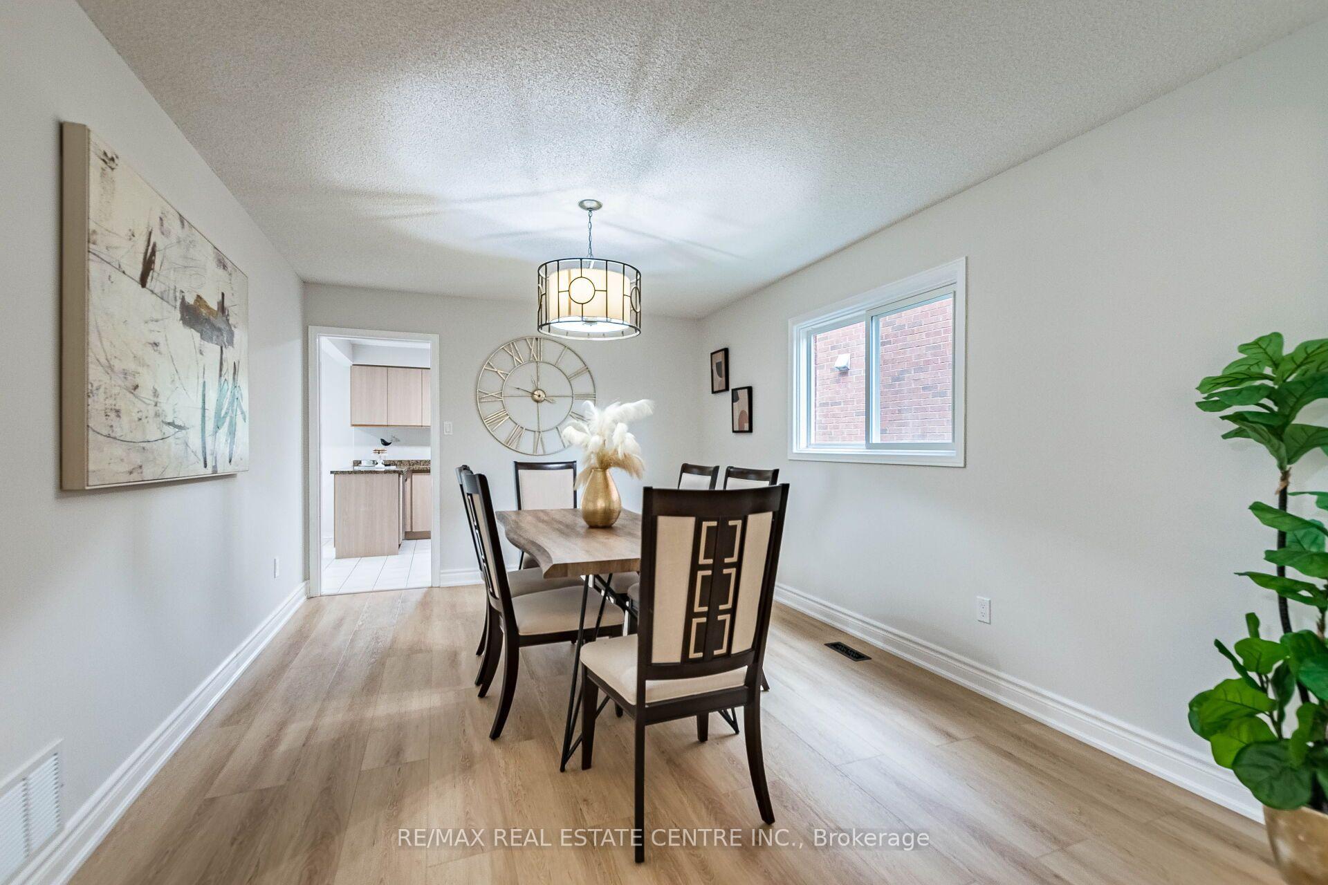 Photo 14 of 829 Stargazer Drive, Mississauga, East Credit — HOMEH